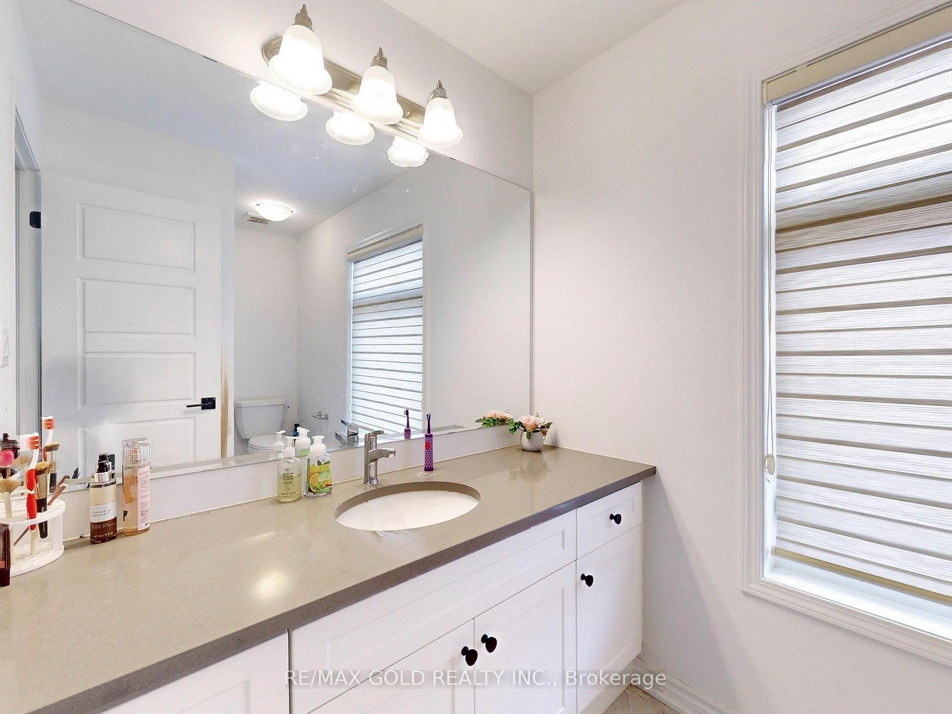 Photo 42 of 52 keppel Circle, Brampton, Northwest Brampton — HOMEH