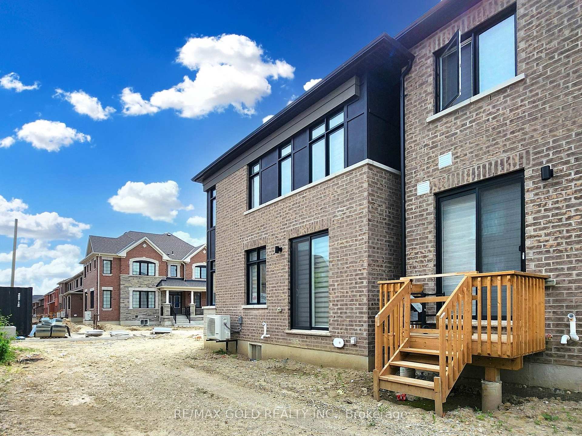 Photo 49 of 52 keppel Circle, Brampton, Northwest Brampton — HOMEH