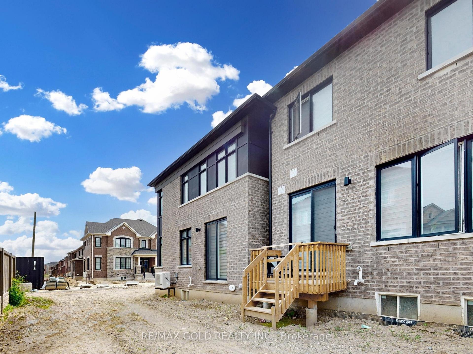 Photo 50 of 52 keppel Circle, Brampton, Northwest Brampton — HOMEH