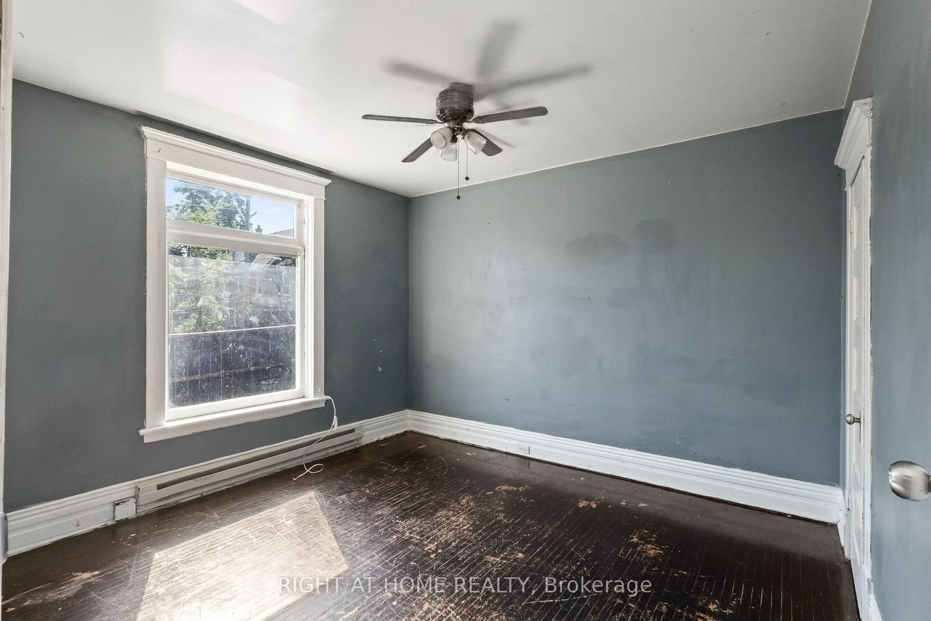 Photo 17 of 541 Aylmer Street N, Peterborough, Town Ward 3 — HOMEH