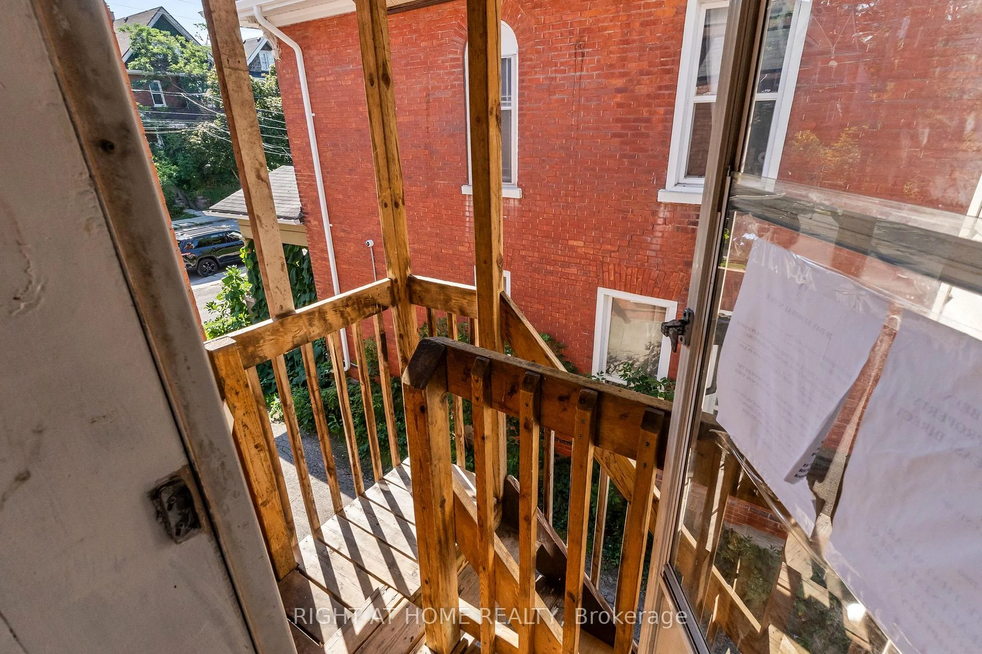 Photo 37 of 541 Aylmer Street N, Peterborough, Town Ward 3 — HOMEH