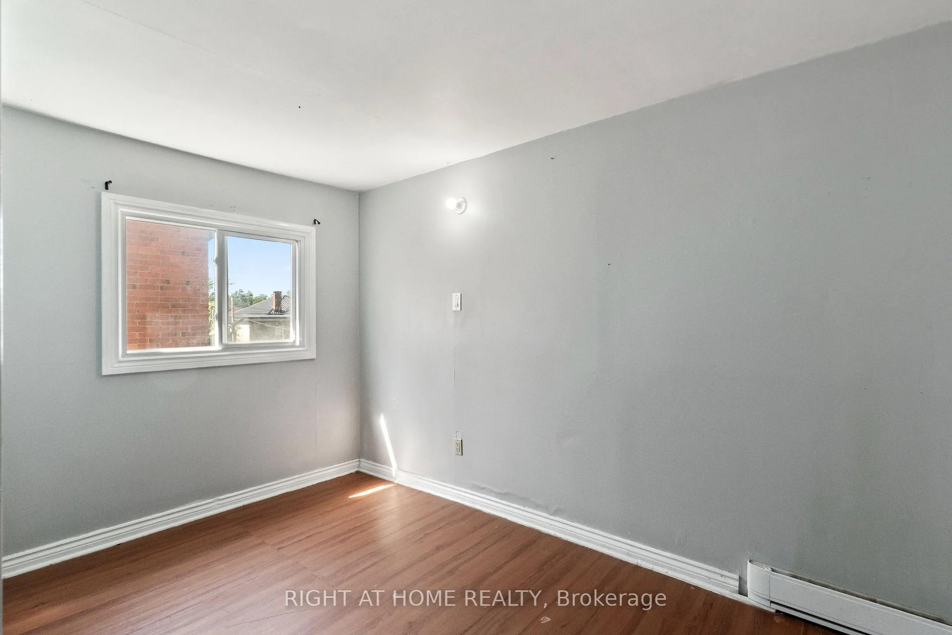 Photo 38 of 541 Aylmer Street N, Peterborough, Town Ward 3 — HOMEH