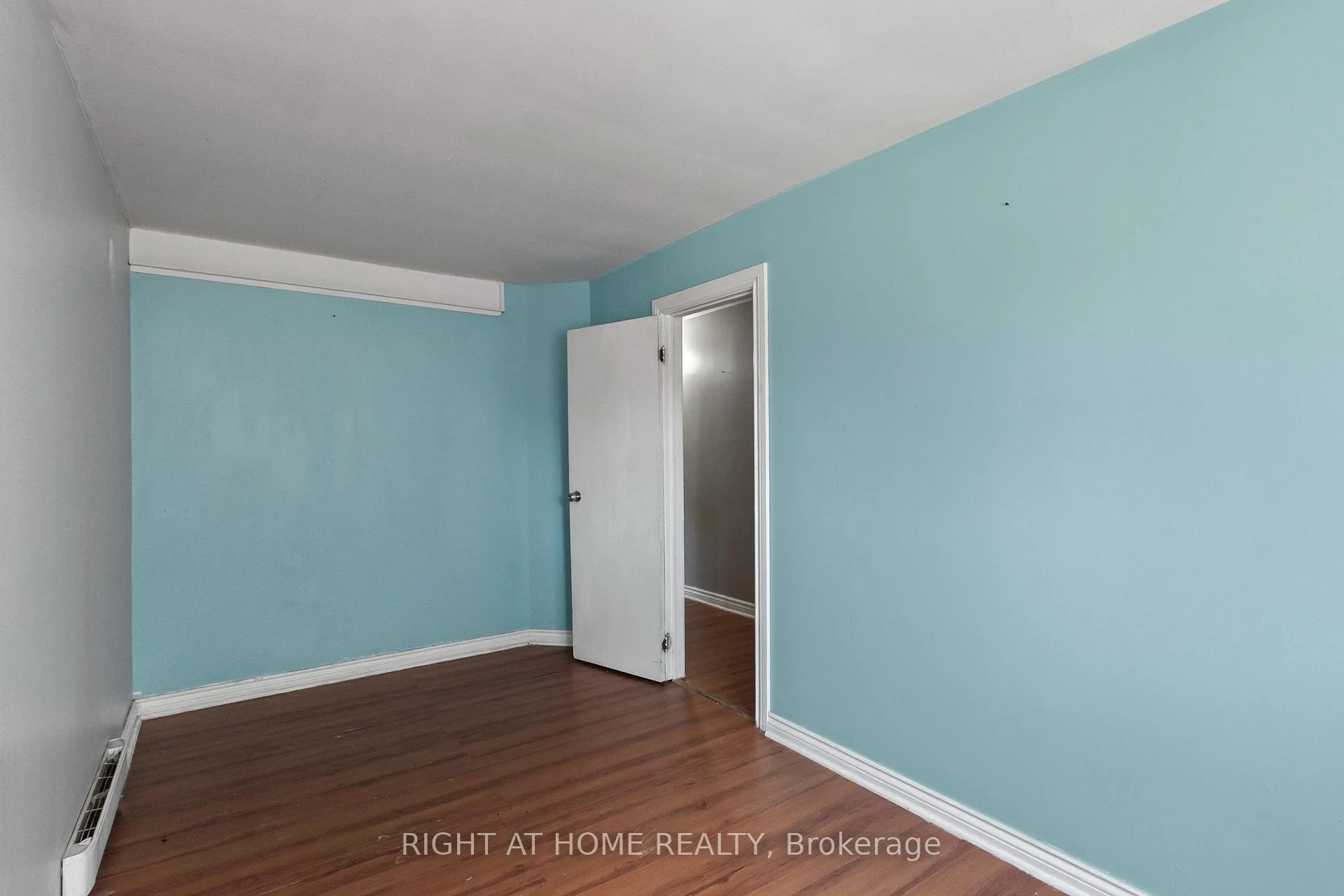 Photo 39 of 541 Aylmer Street N, Peterborough, Town Ward 3 — HOMEH