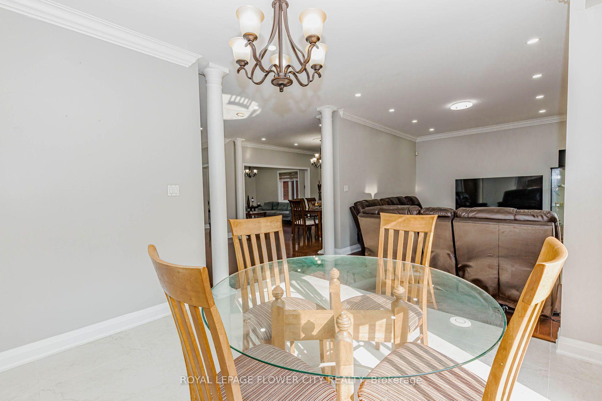 Photo 15 of 42 Delray Drive, Markham, Greensborough — HOMEH