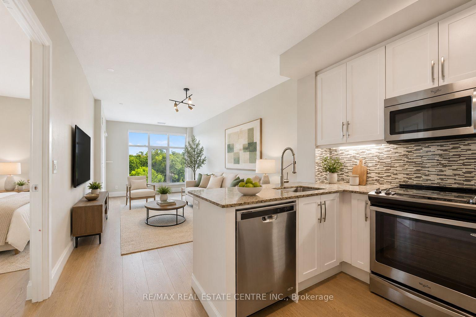 Photo 4 of Unit 524, 2 Old Mill Drive, Toronto, High Park-Swansea — HOMEH