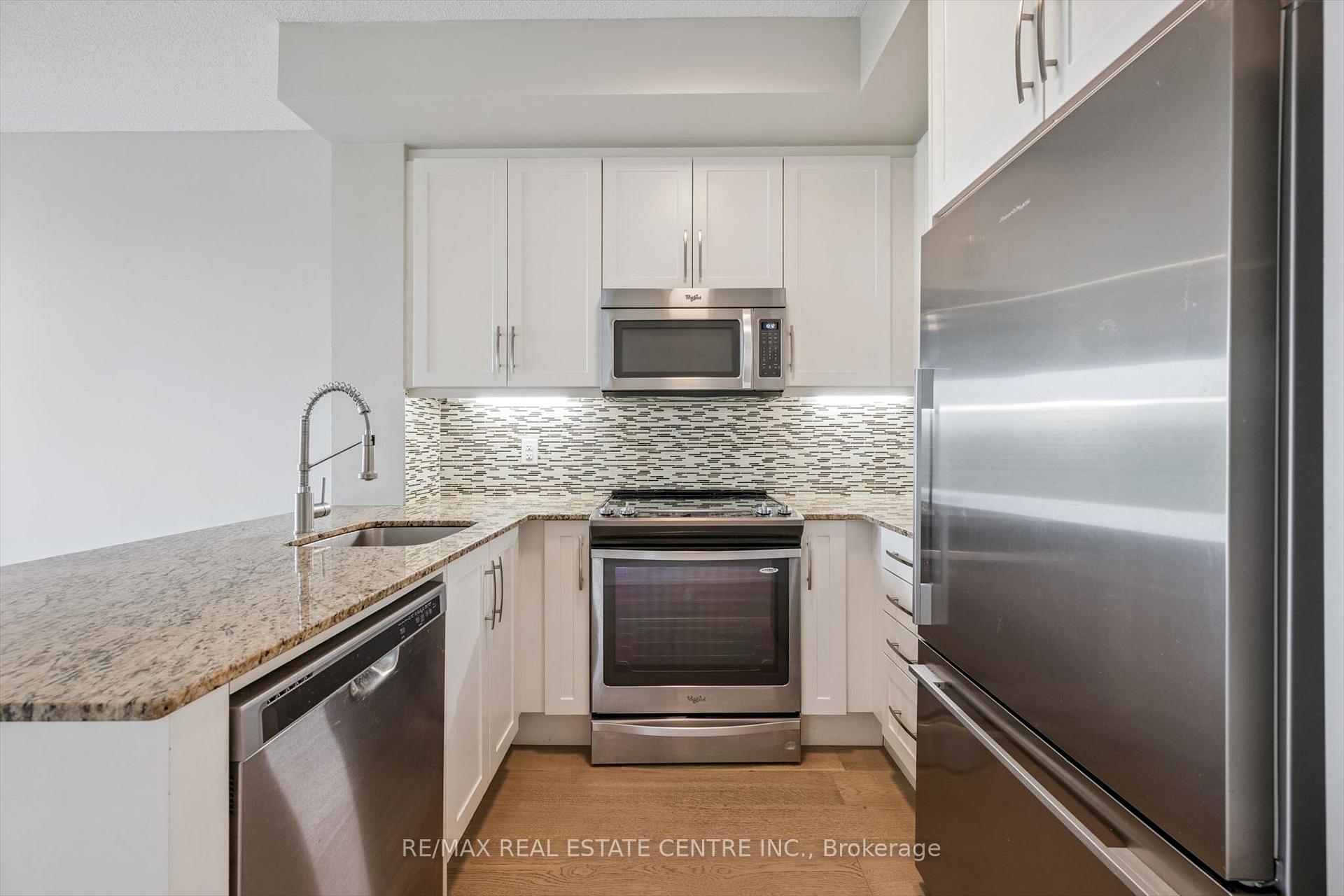 Photo 5 of Unit 524, 2 Old Mill Drive, Toronto, High Park-Swansea — HOMEH