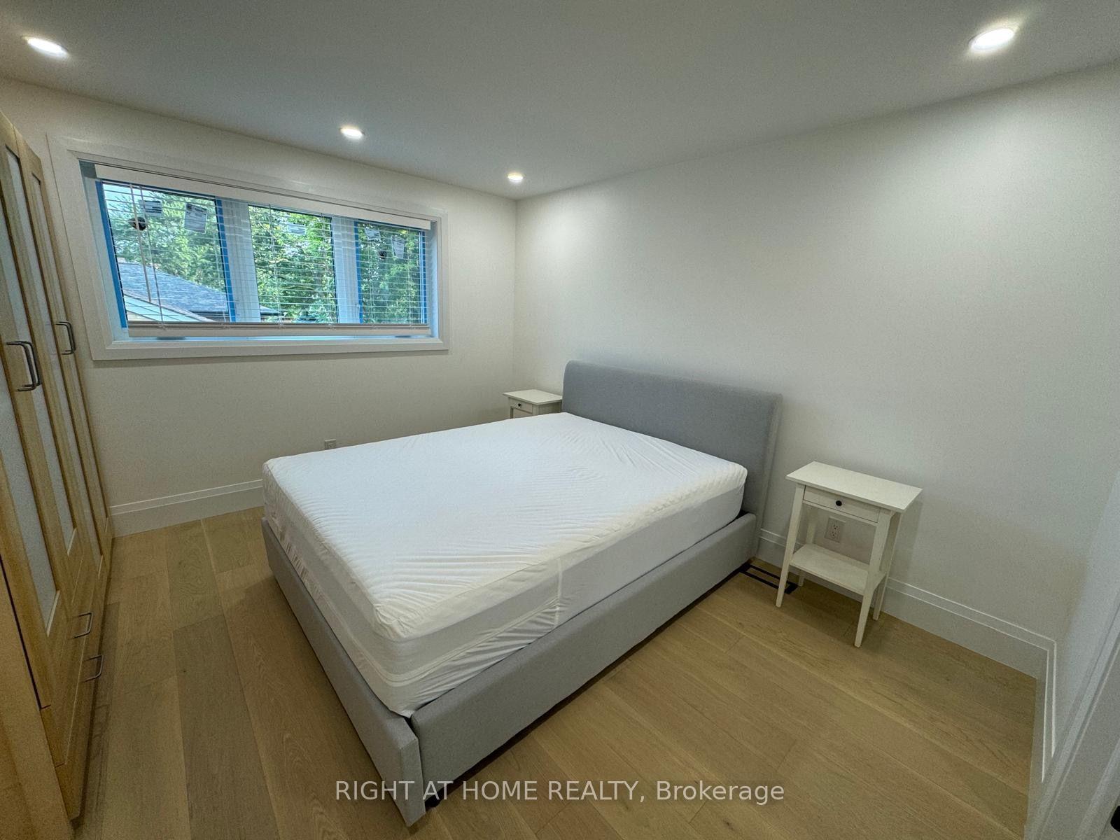 Photo 9 of 52 Sedgebrook Crescent, Etobicoke, Eringate-Centennial-West Deane — HOMEH