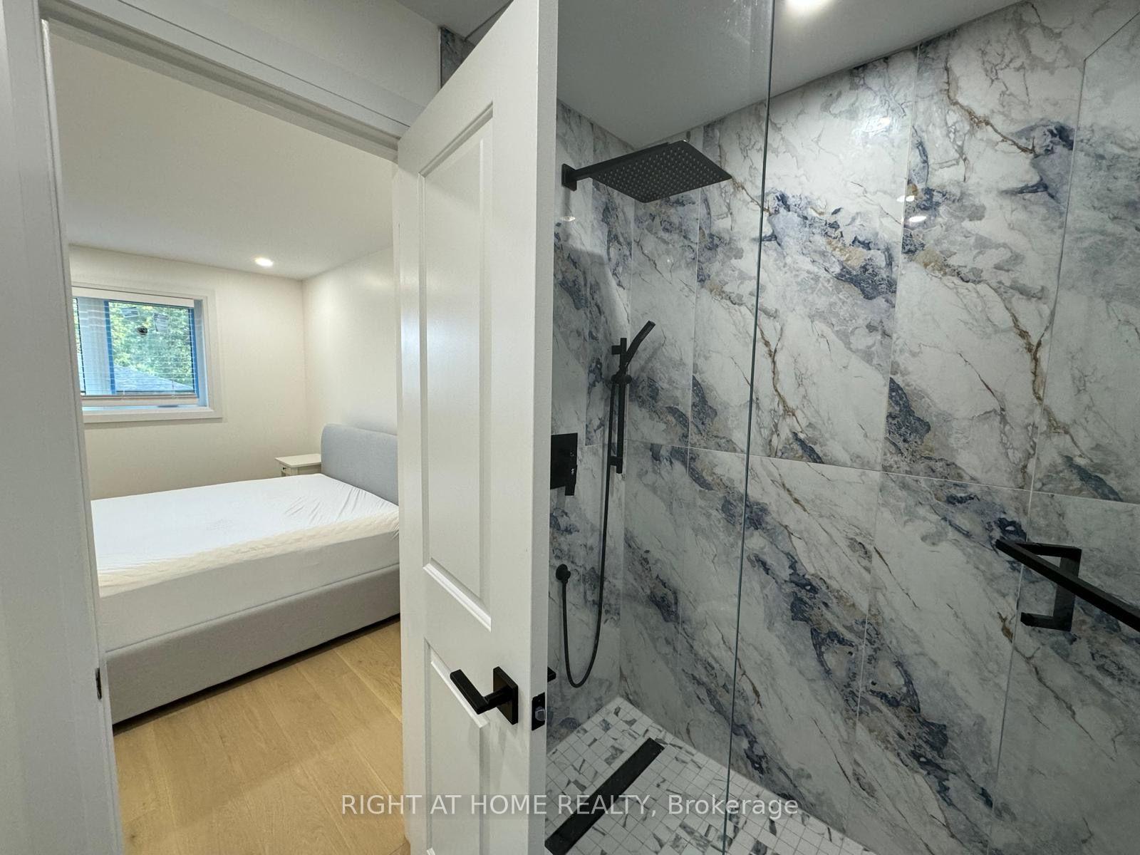 Photo 10 of 52 Sedgebrook Crescent, Etobicoke, Eringate-Centennial-West Deane — HOMEH