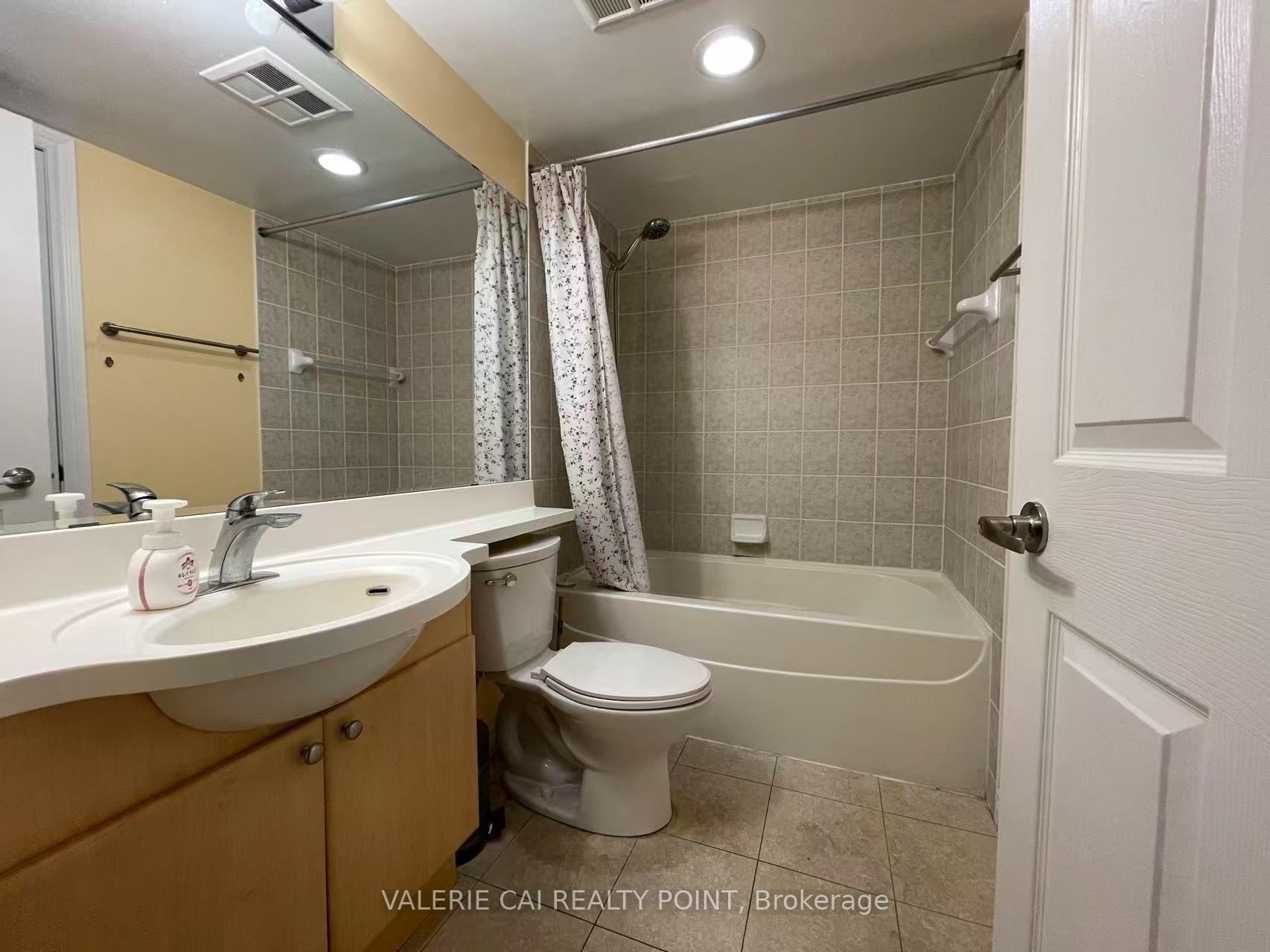 Photo 4 of Unit 502, 763 Bay Street, Toronto, Bay Street Corridor — HOMEH