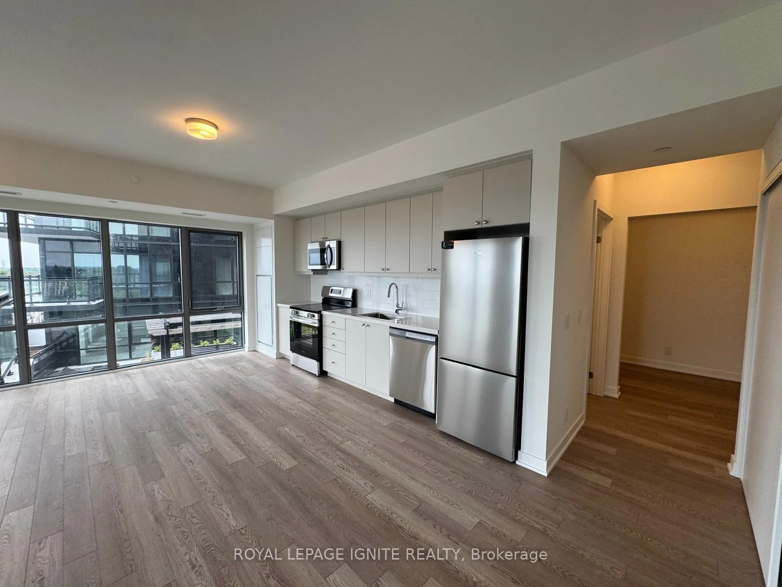 Photo 5 of Unit 801, 51 Clarington Boulevard, Clarington, Bowmanville — HOMEH