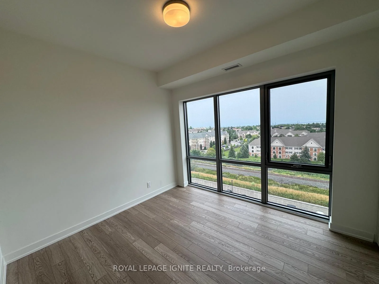 Photo 7 of Unit 801, 51 Clarington Boulevard, Clarington, Bowmanville — HOMEH