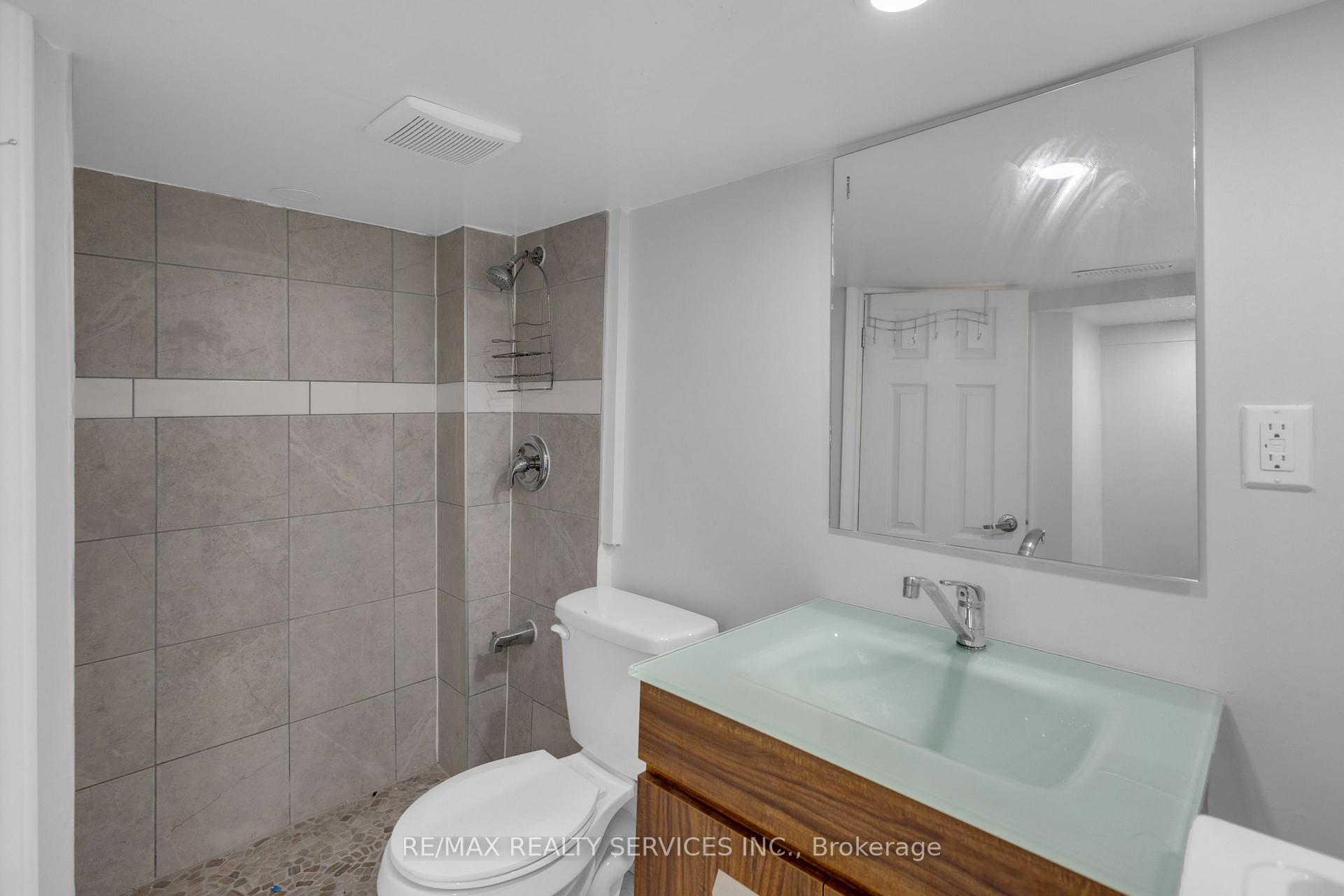 Photo 11 of 827 Craven Road, Toronto, Greenwood-Coxwell — HOMEH