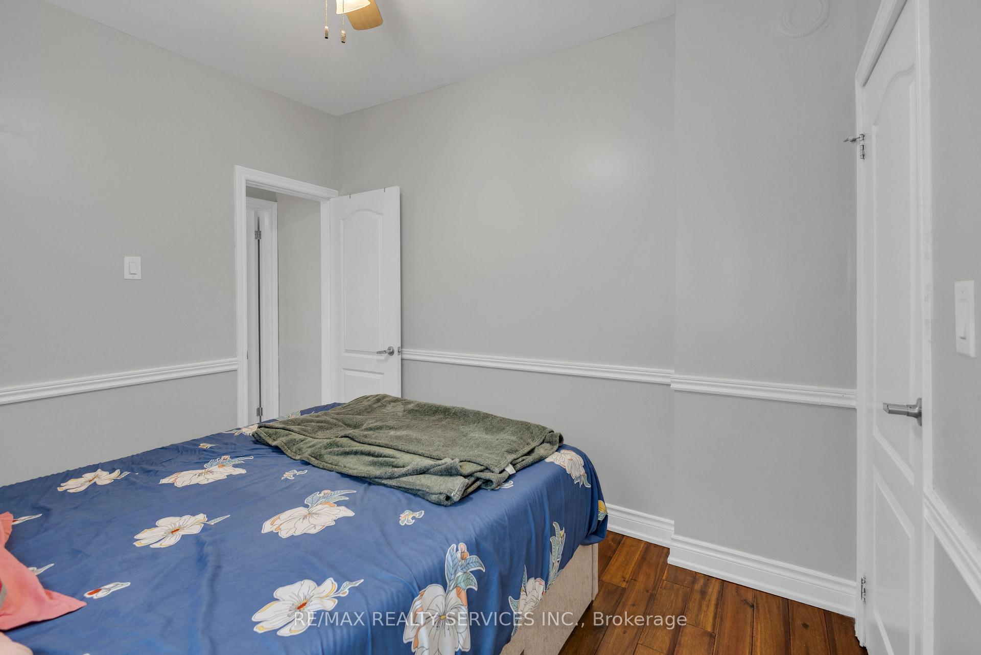Photo 23 of 827 Craven Road, Toronto, Greenwood-Coxwell — HOMEH