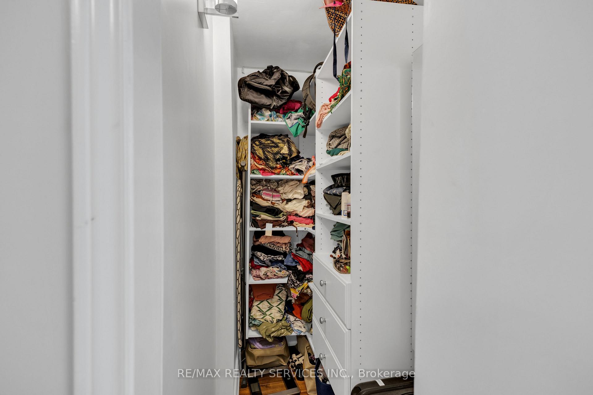 Photo 24 of 827 Craven Road, Toronto, Greenwood-Coxwell — HOMEH