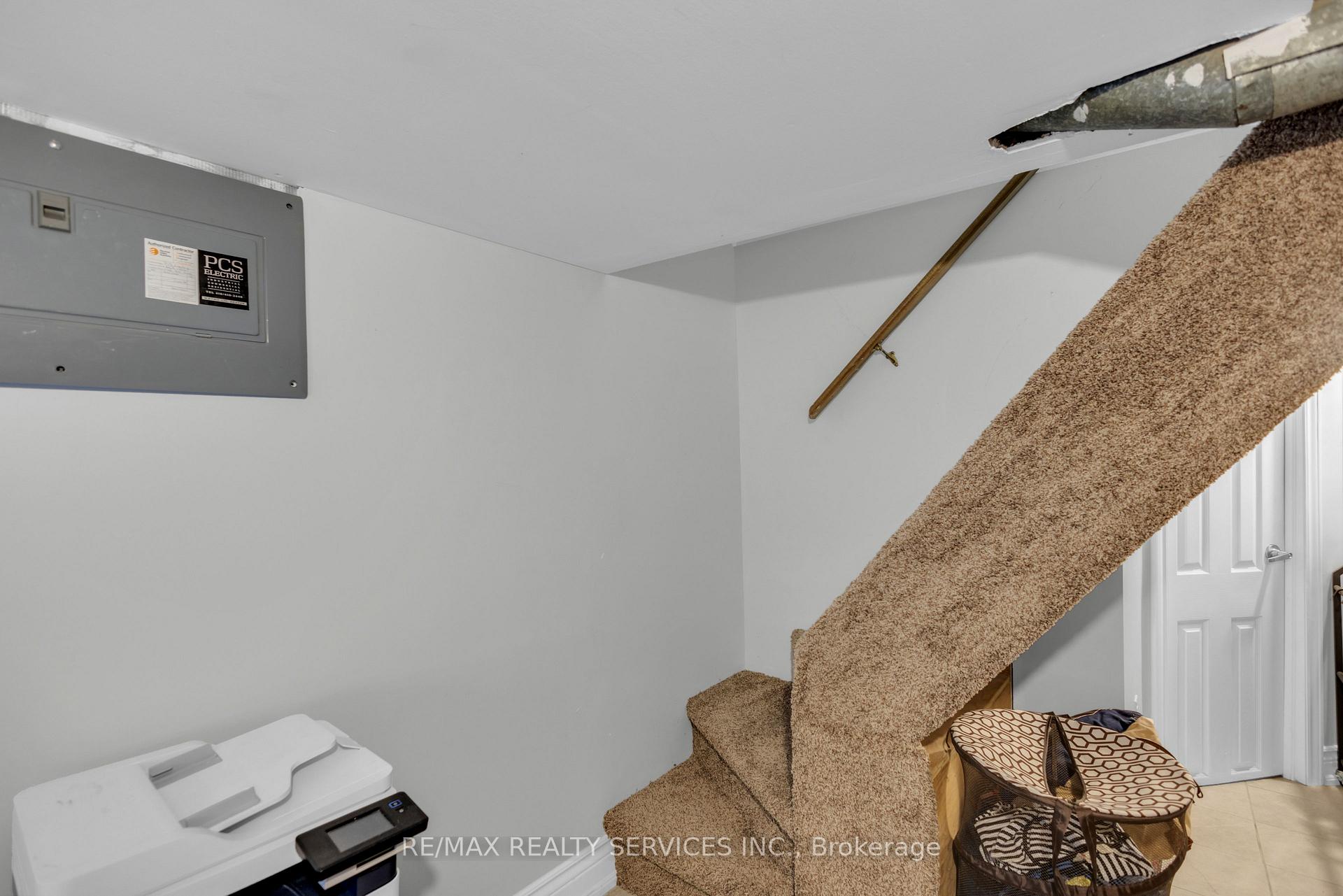 Photo 26 of 827 Craven Road, Toronto, Greenwood-Coxwell — HOMEH