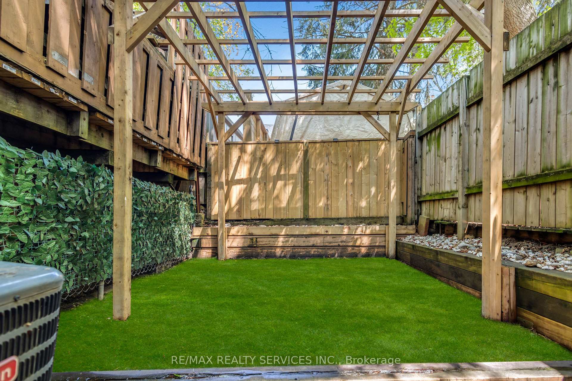 Photo 29 of 827 Craven Road, Toronto, Greenwood-Coxwell — HOMEH