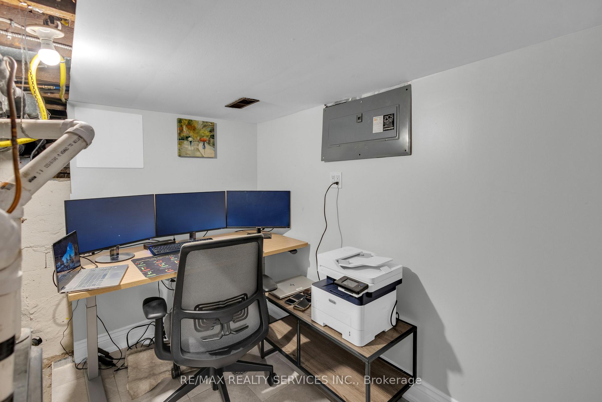 Photo 41 of 827 Craven Road, Toronto, Greenwood-Coxwell — HOMEH