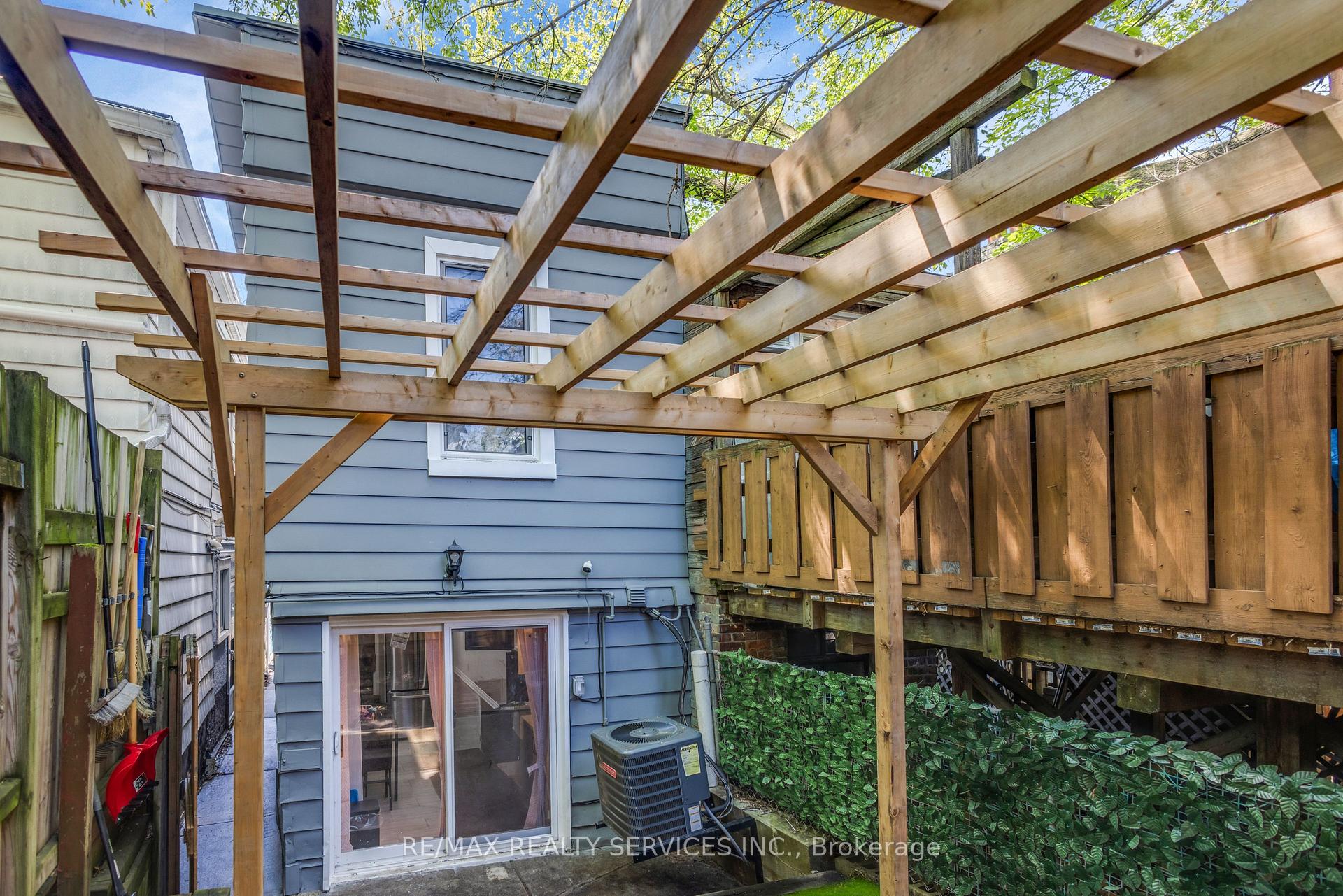 Photo 43 of 827 Craven Road, Toronto, Greenwood-Coxwell — HOMEH