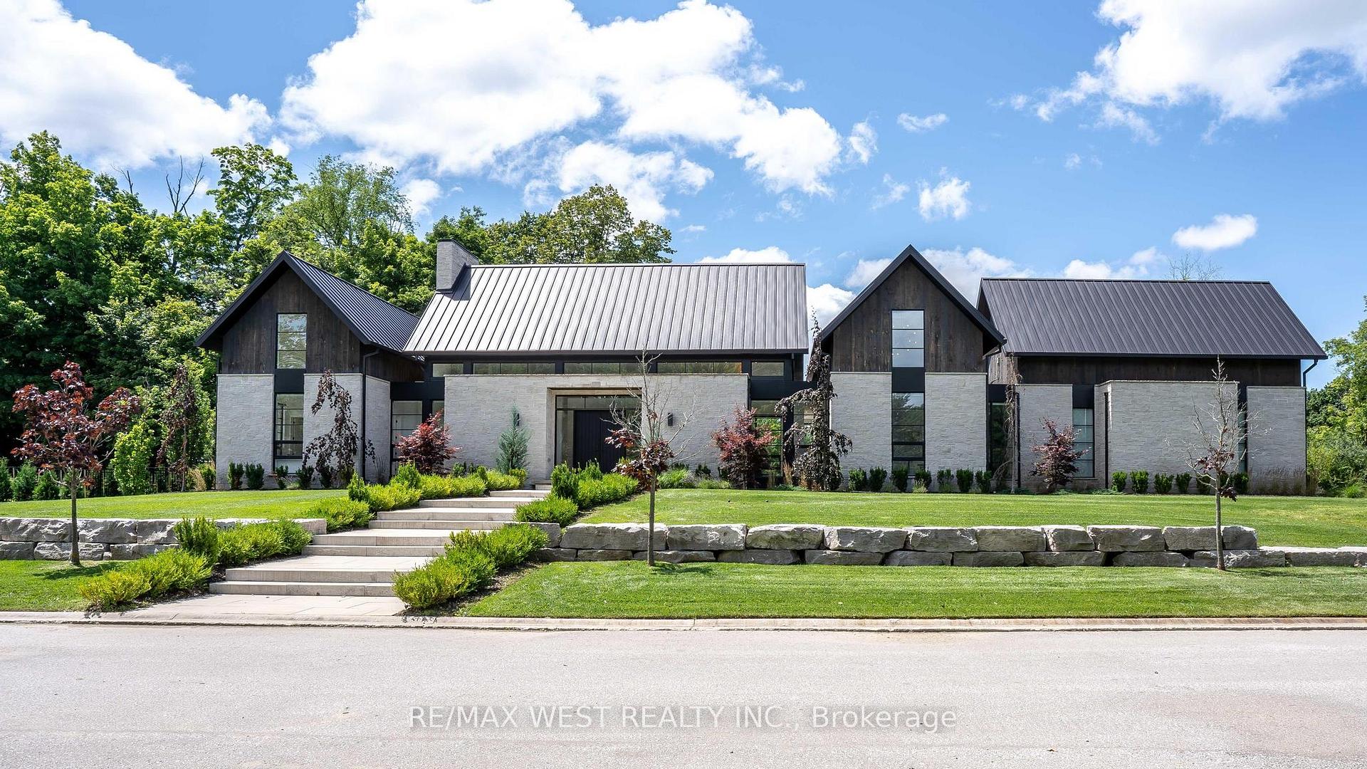 Front of 3819 Deer Trail