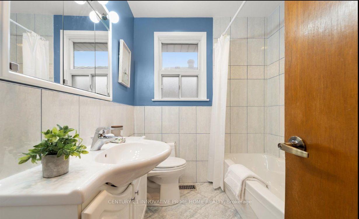 Photo 14 of Unit Main, 20 Hurley Crescent, Scarborough, Bendale — HOMEH