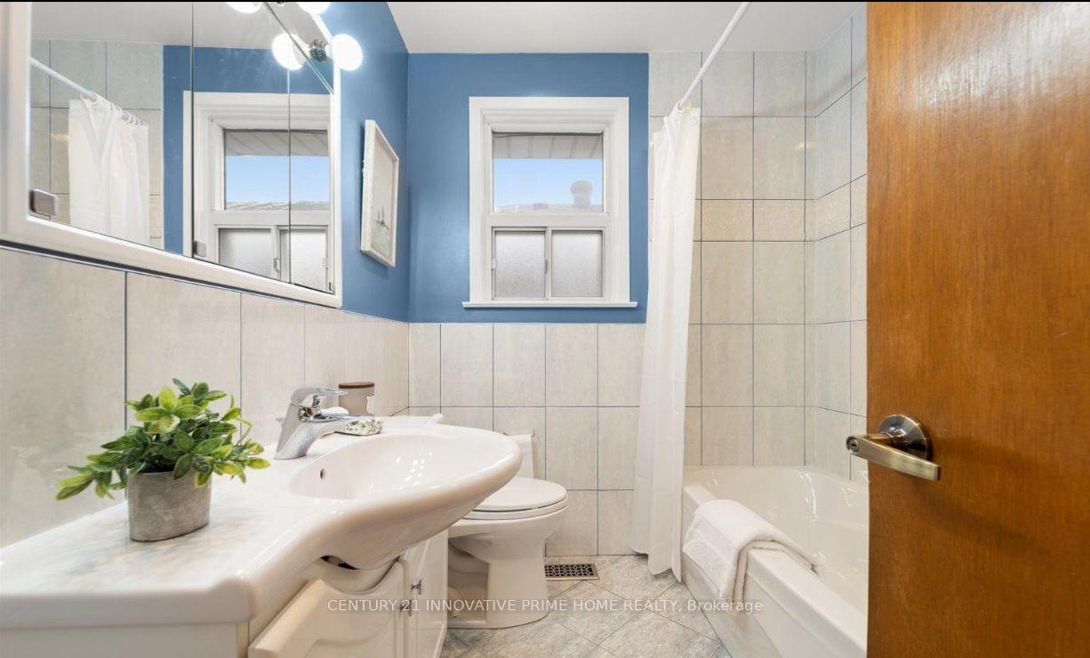 Photo 15 of Unit Main, 20 Hurley Crescent, Scarborough, Bendale — HOMEH
