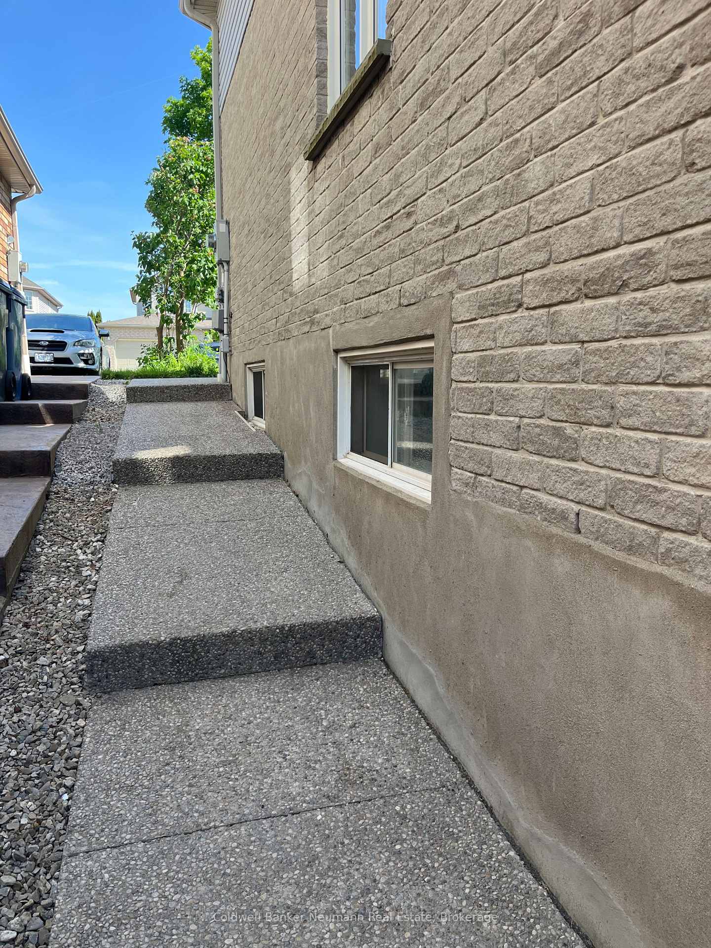 Photo 2 of Unit LOWER, 198 Summerfield Drive, Guelph, Pineridge/Westminster Woods — HOMEH