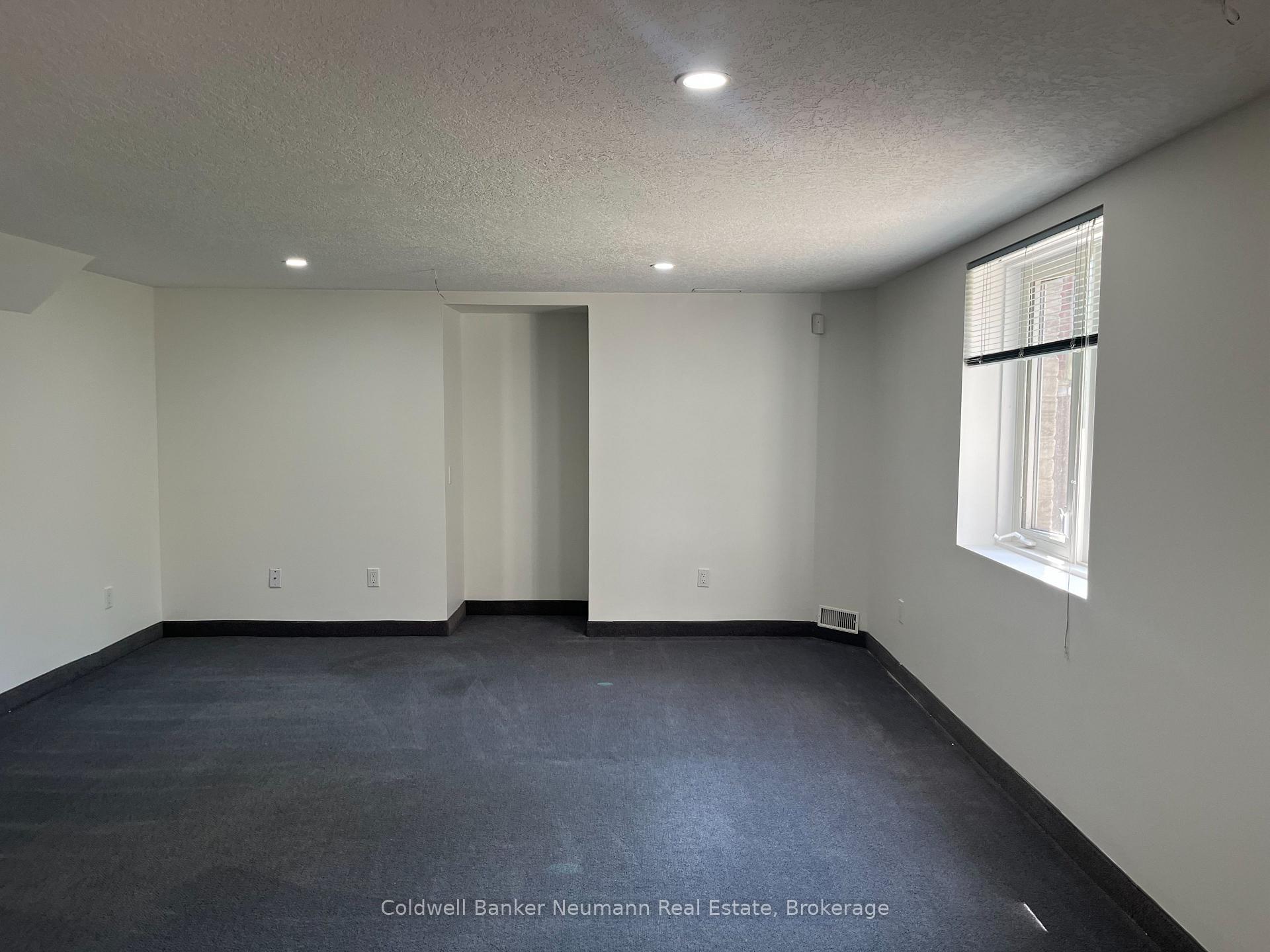Photo 4 of Unit LOWER, 198 Summerfield Drive, Guelph, Pineridge/Westminster Woods — HOMEH