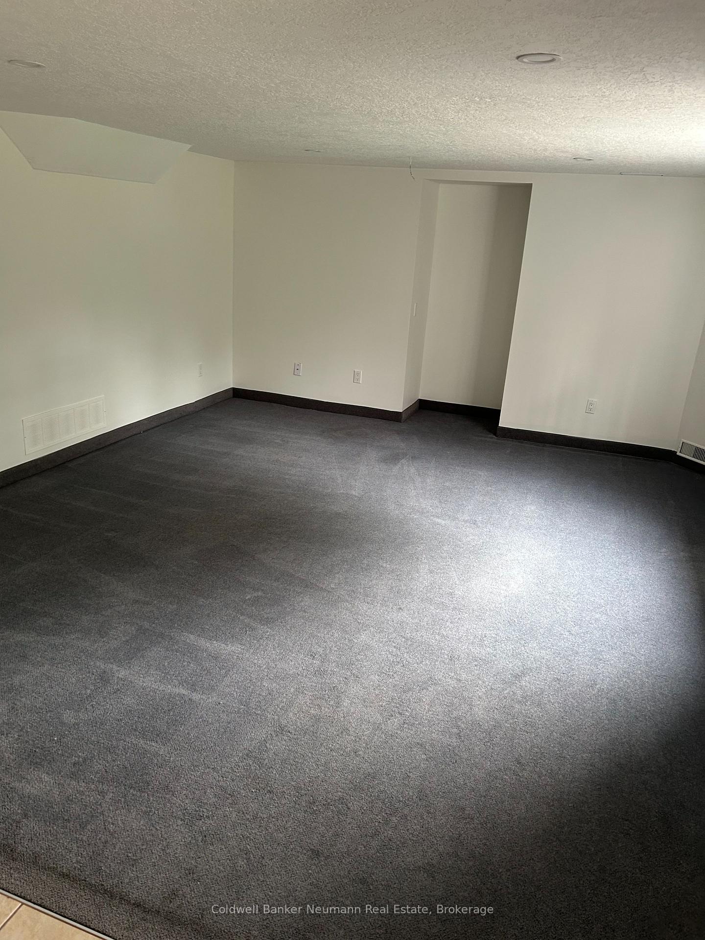 Photo 5 of Unit LOWER, 198 Summerfield Drive, Guelph, Pineridge/Westminster Woods — HOMEH