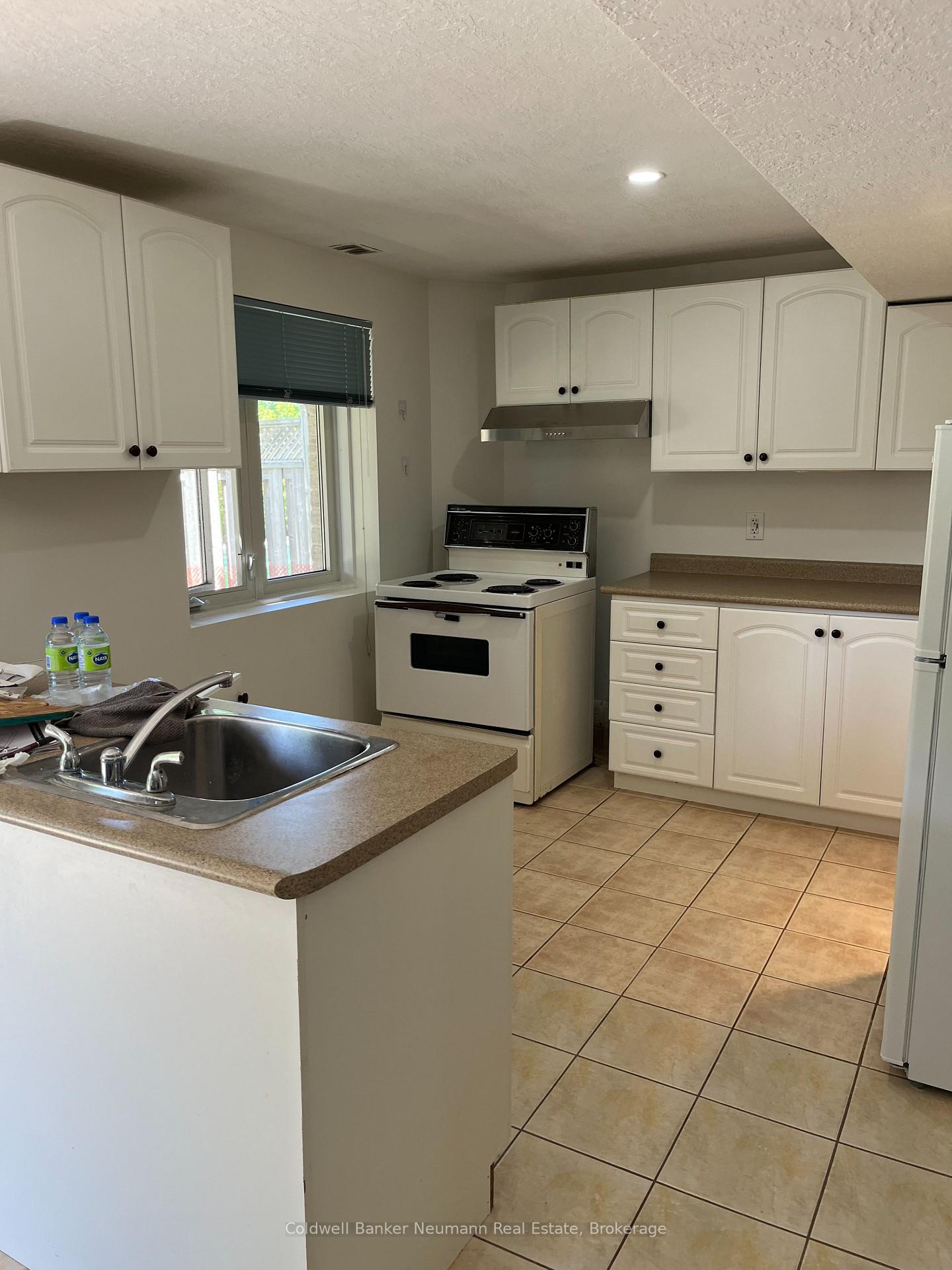 Photo 9 of Unit LOWER, 198 Summerfield Drive, Guelph, Pineridge/Westminster Woods — HOMEH