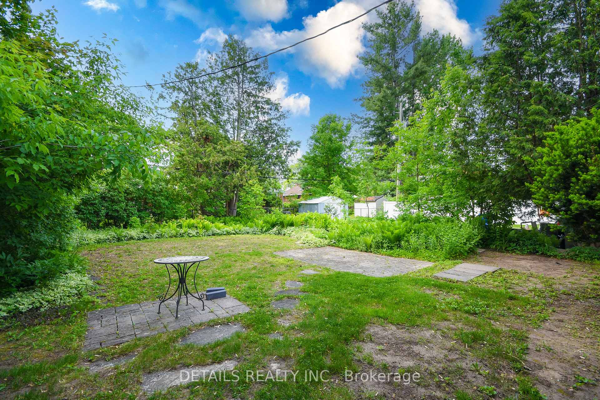 Photo 4 of Unit Unit A and B, 2364 Cheshire Road, Ottawa, Parkway Park — HOMEH