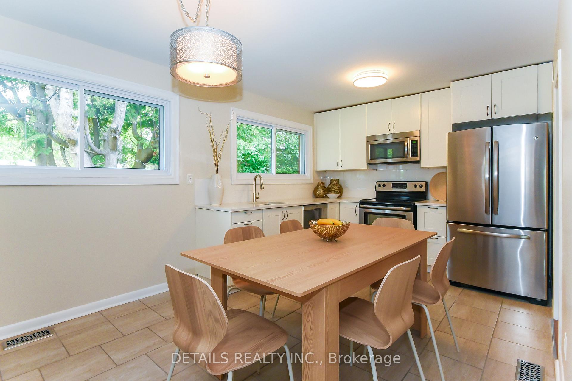 Photo 13 of Unit Unit A and B, 2364 Cheshire Road, Ottawa, Parkway Park — HOMEH