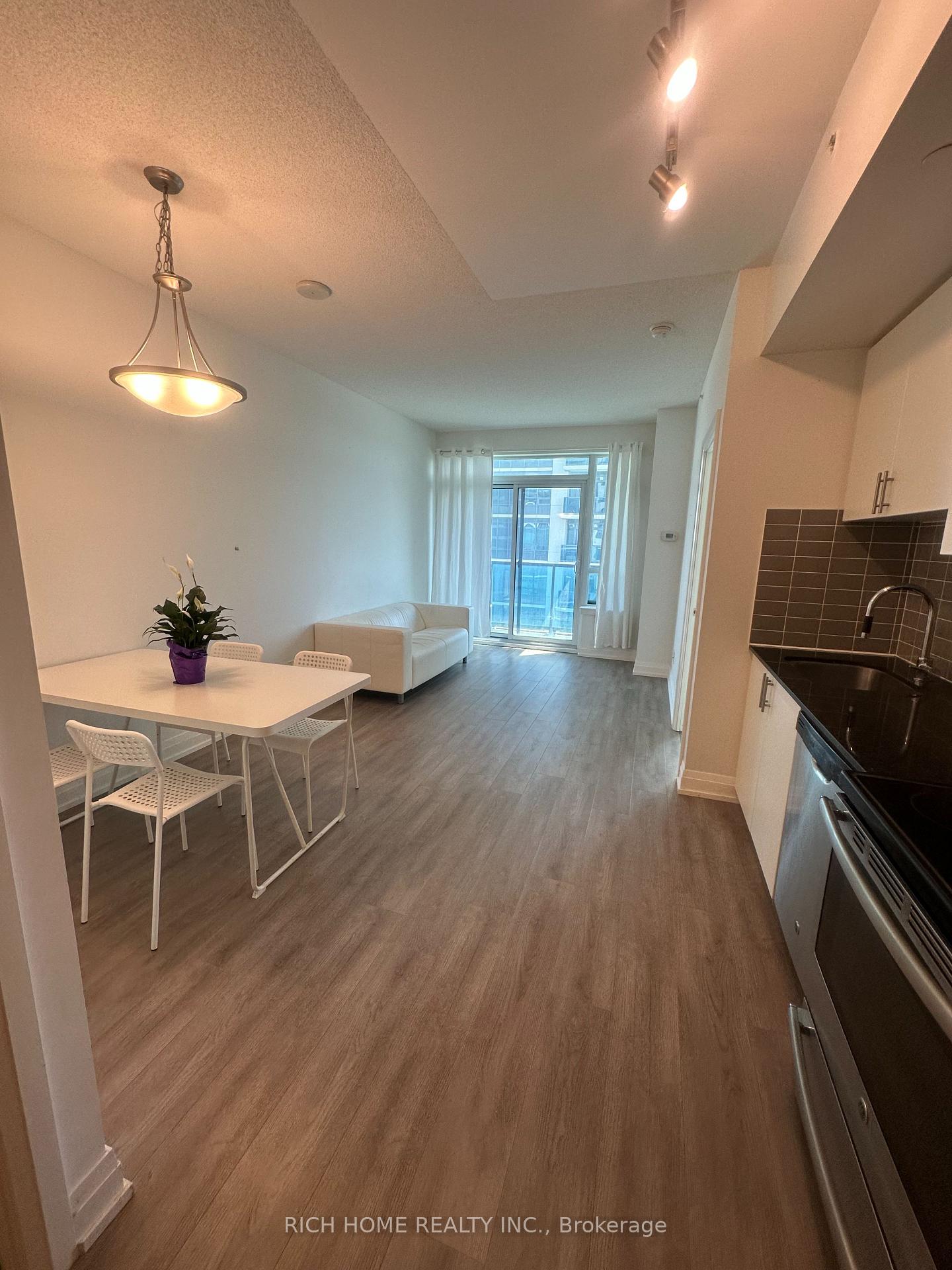 Photo 15 of Unit 1205, 7165 Yonge Street, Markham, Thornhill — HOMEH