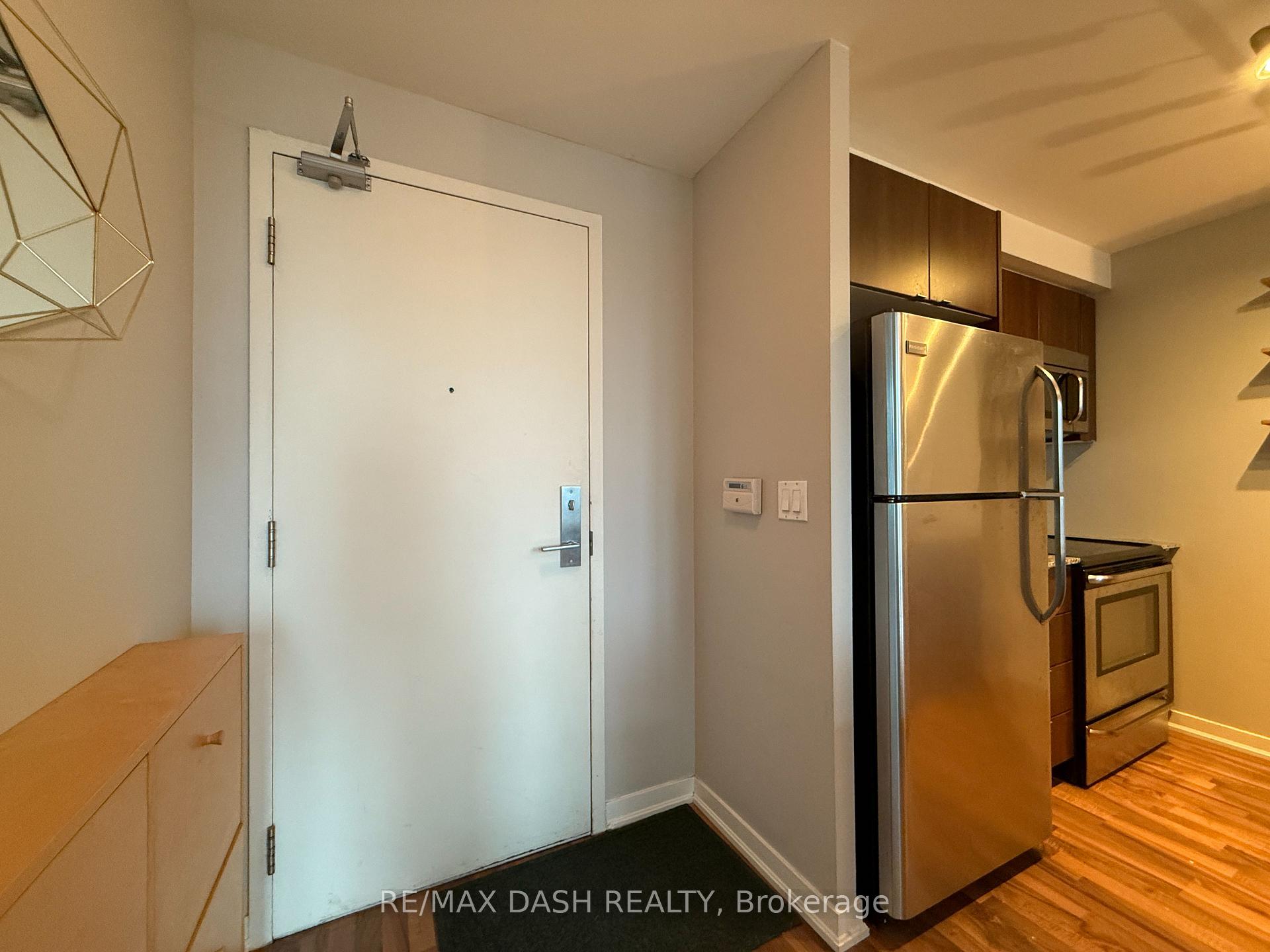 Photo 4 of Unit 918, 55 East Liberty Street, Toronto, Niagara — HOMEH