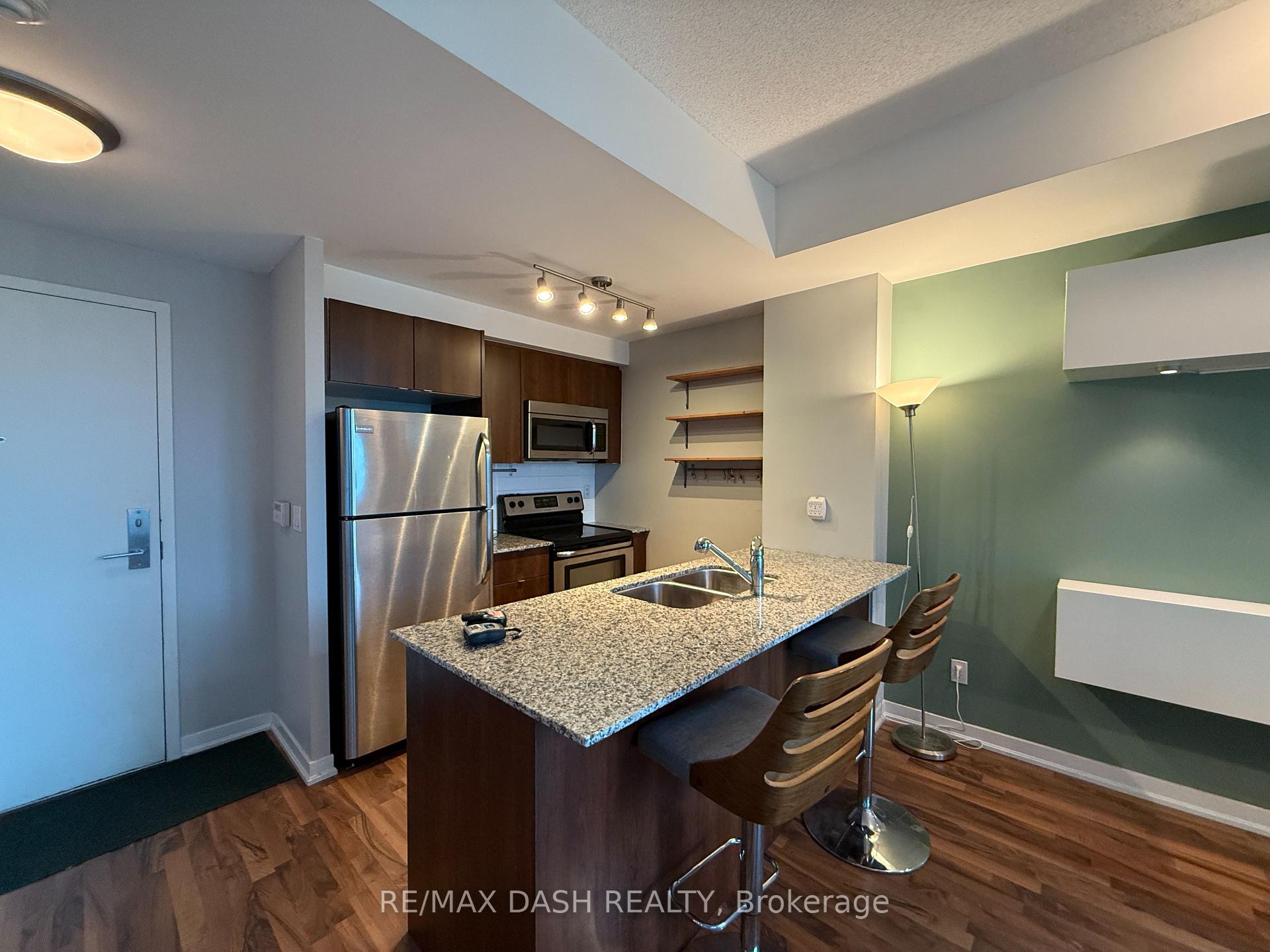Photo 6 of Unit 918, 55 East Liberty Street, Toronto, Niagara — HOMEH