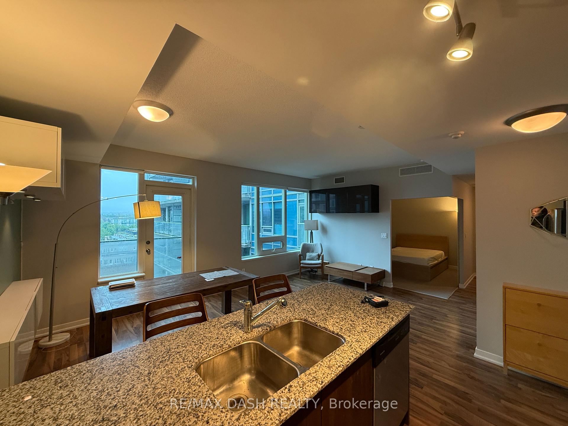 Photo 9 of Unit 918, 55 East Liberty Street, Toronto, Niagara — HOMEH
