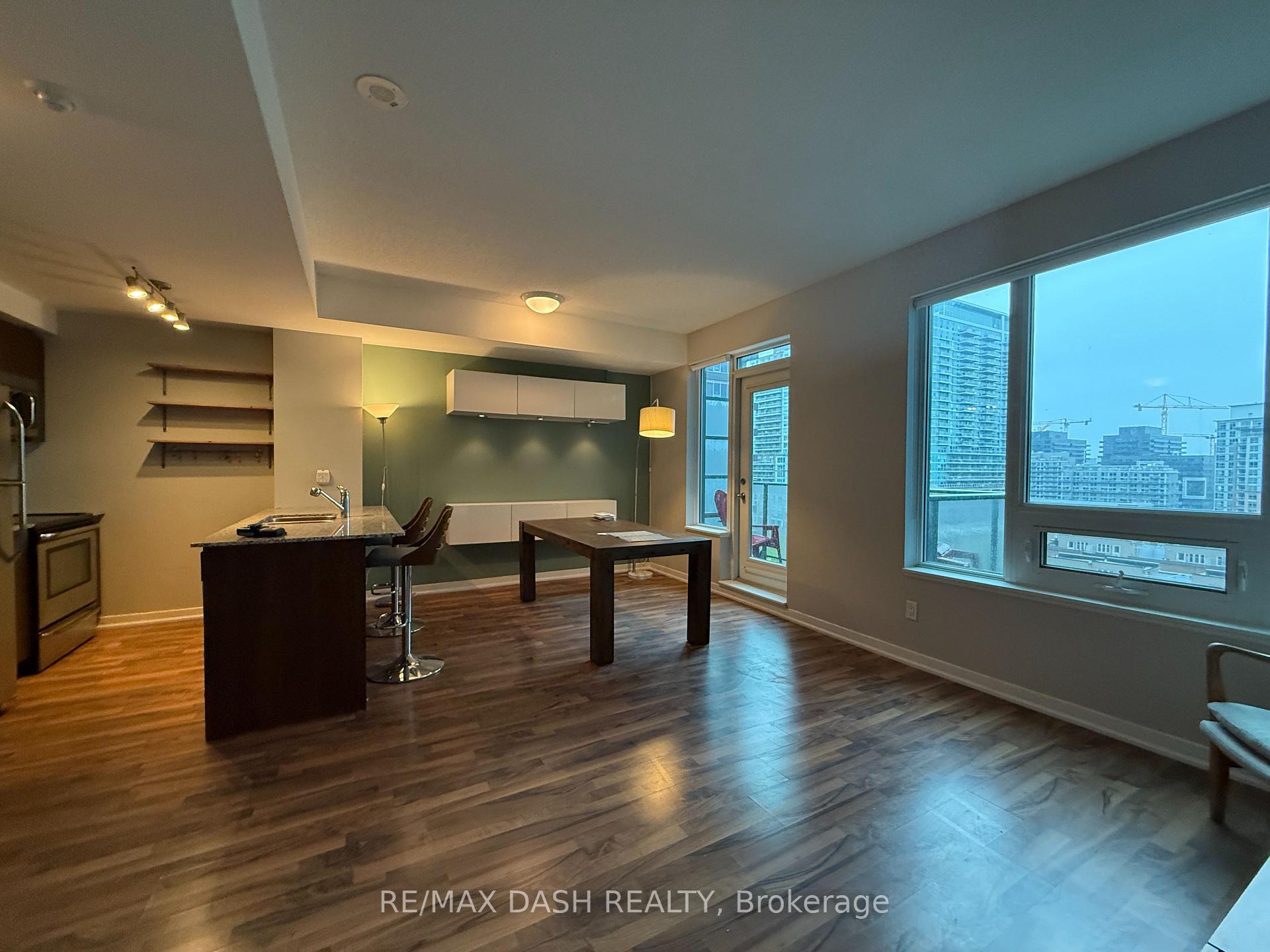 Photo 16 of Unit 918, 55 East Liberty Street, Toronto, Niagara — HOMEH