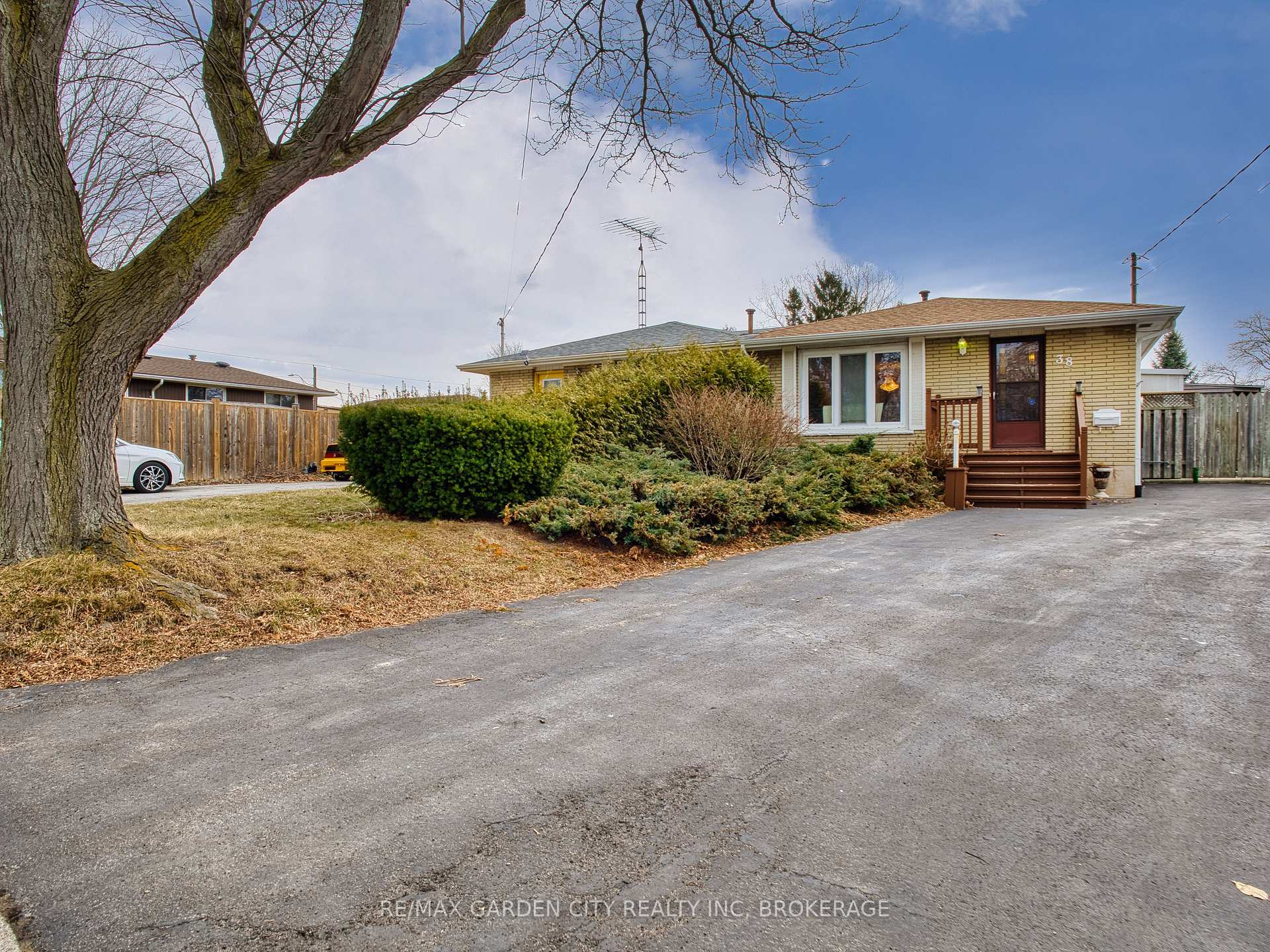Photo 46 of Unit Lower, 38 Cypress Street, St. Catharines, Lakeport — HOMEH