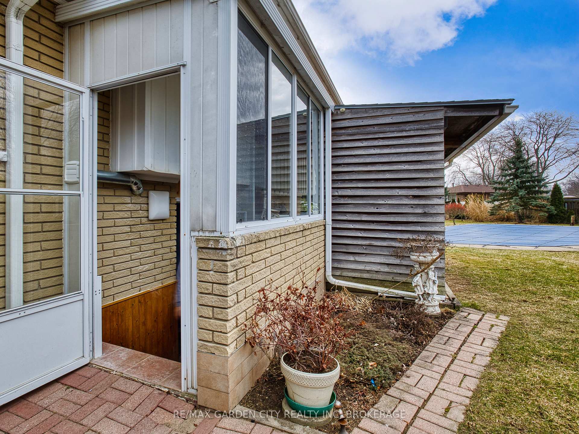 Photo 48 of Unit Lower, 38 Cypress Street, St. Catharines, Lakeport — HOMEH