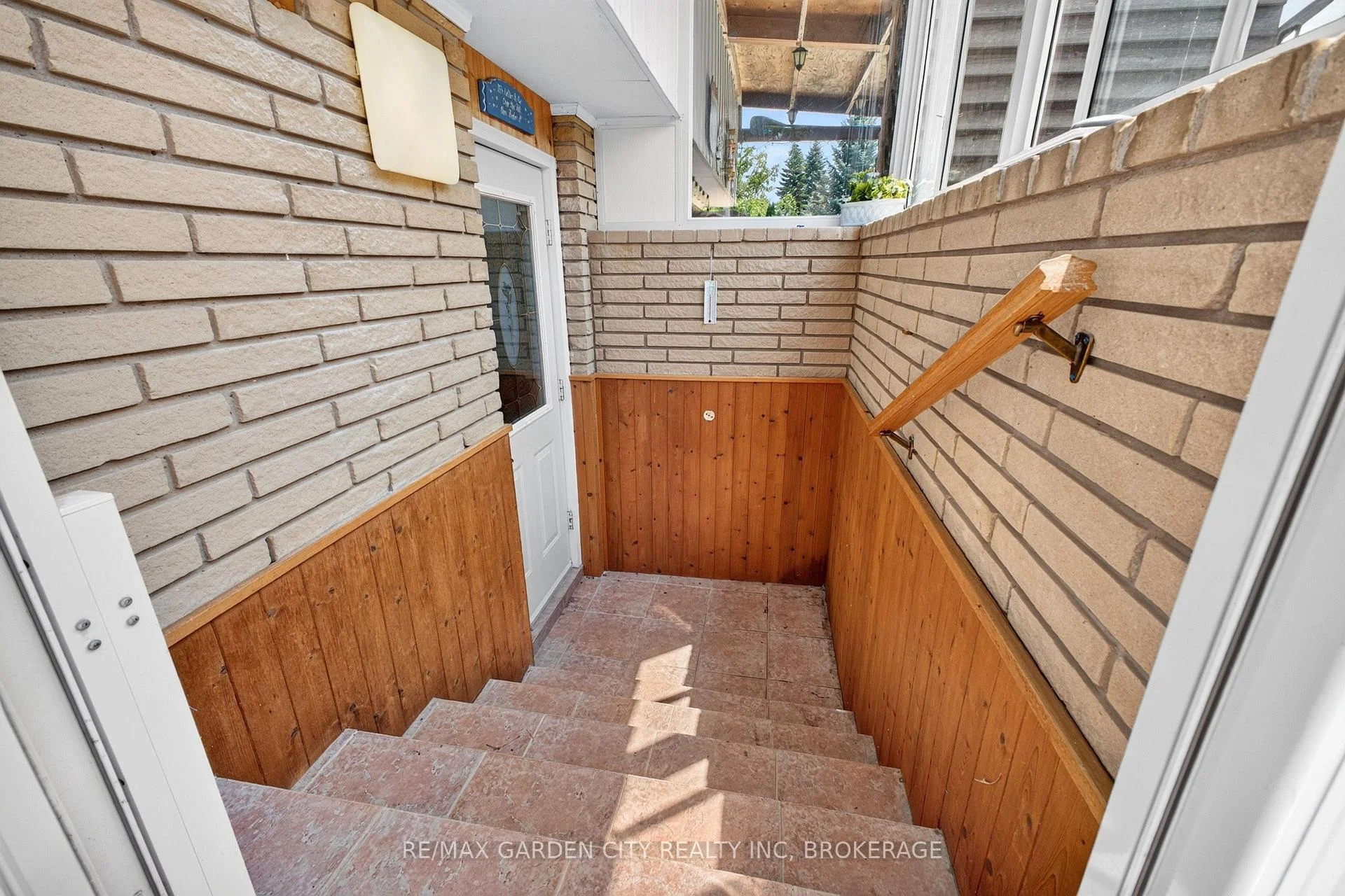 Photo 2 of Unit Lower, 38 Cypress Street, St. Catharines, Lakeport — HOMEH