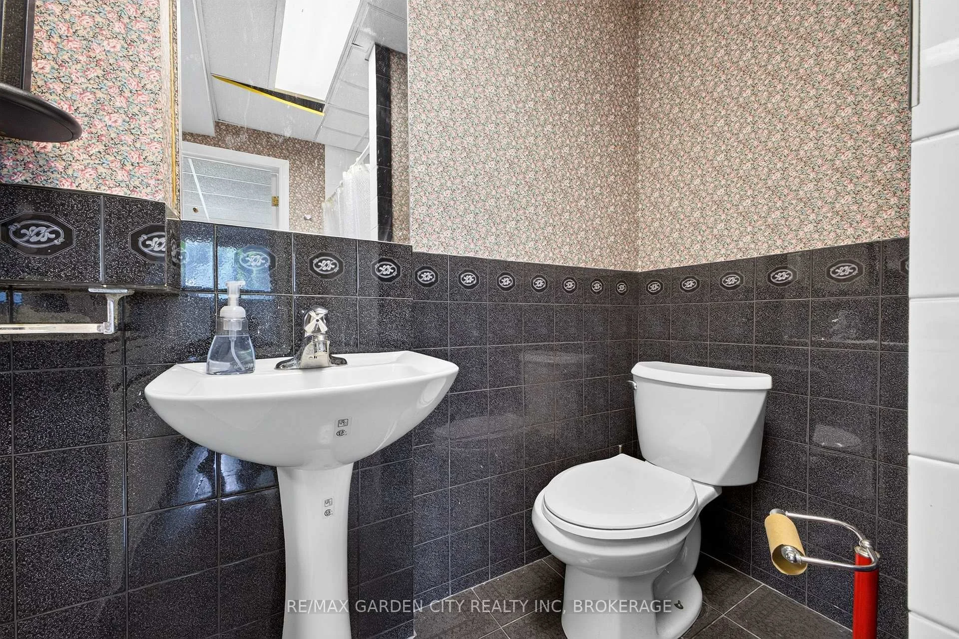 Photo 11 of Unit Lower, 38 Cypress Street, St. Catharines, Lakeport — HOMEH