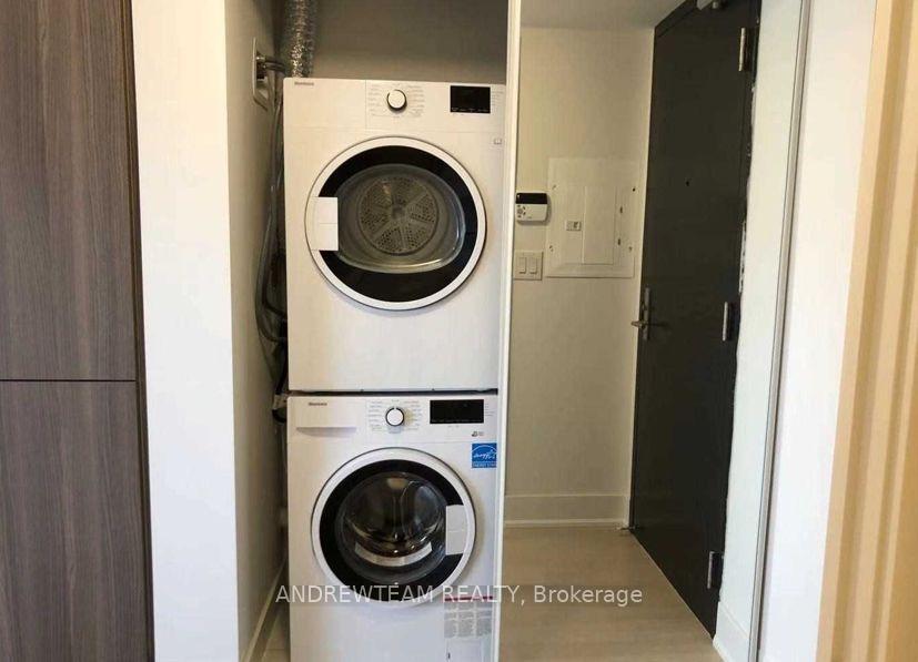 Photo 5 of Unit 2506, 955 Bay Street, Toronto, Bay Street Corridor — HOMEH