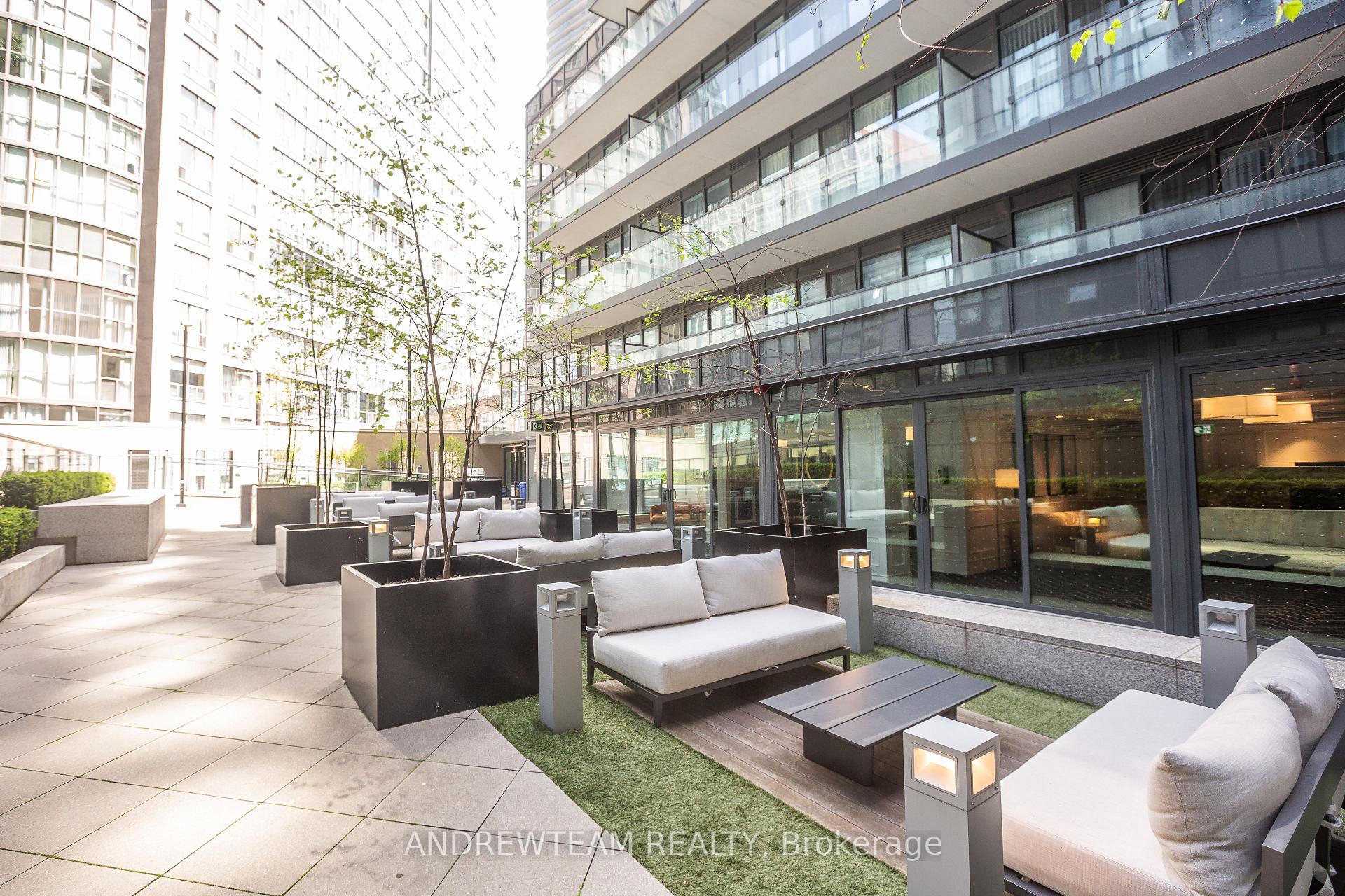 Photo 14 of Unit 2506, 955 Bay Street, Toronto, Bay Street Corridor — HOMEH