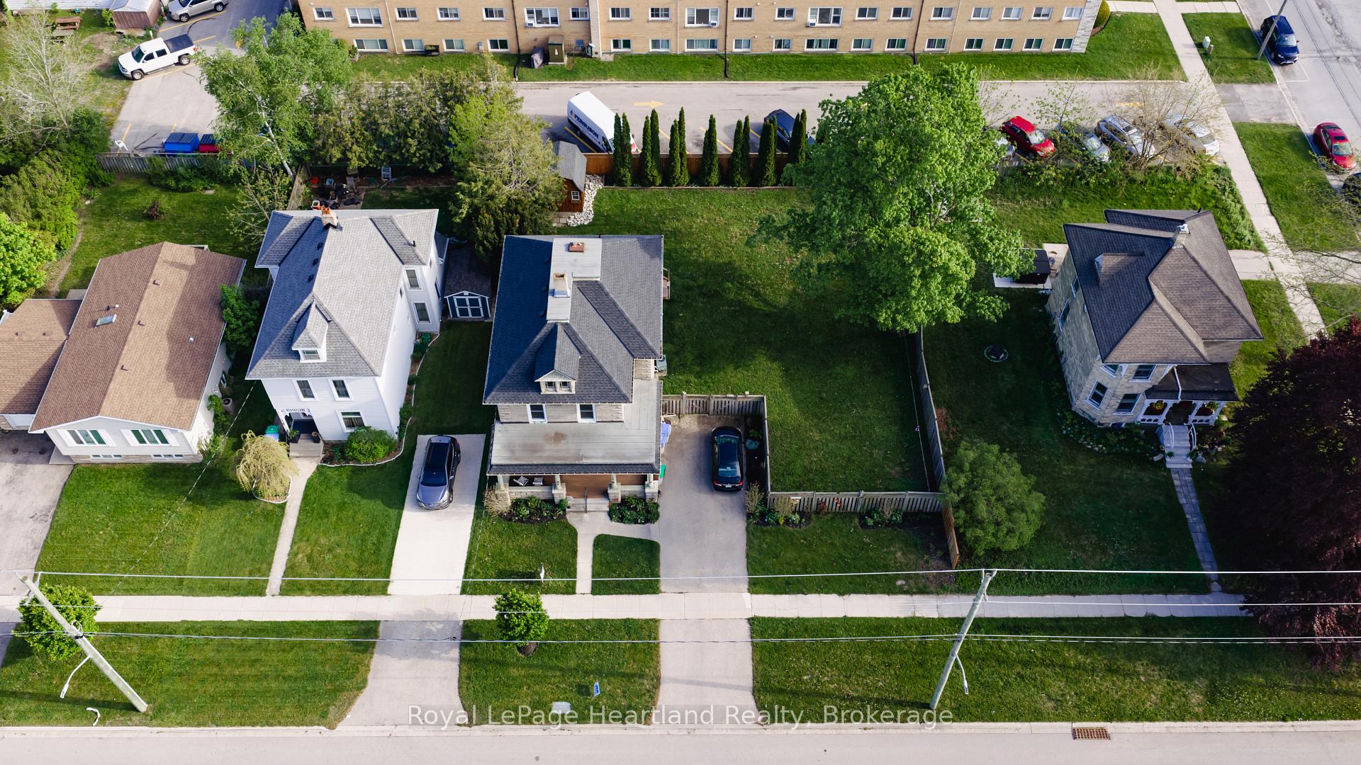 Photo 2 of 14 Elgin Avenue E, Goderich, Goderich (Town) — HOMEH