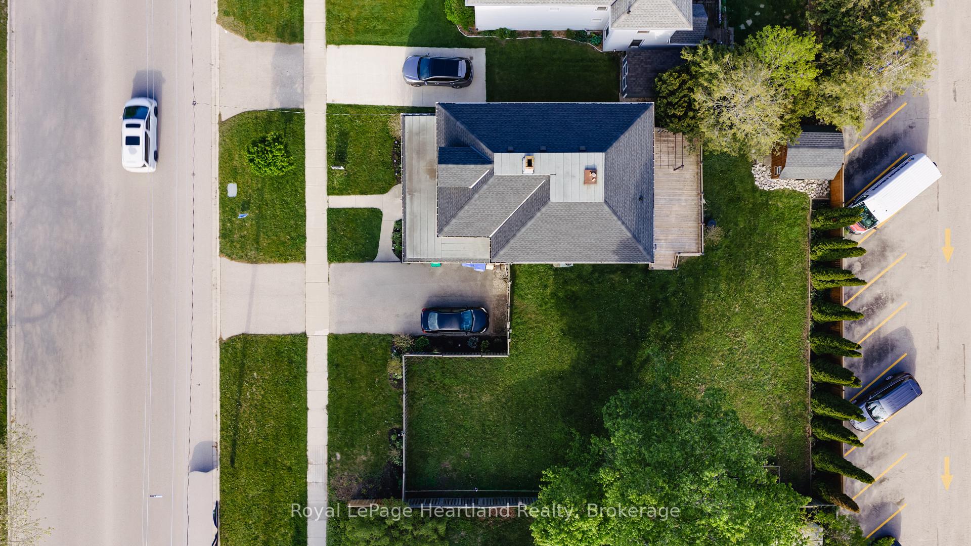 Photo 3 of 14 Elgin Avenue E, Goderich, Goderich (Town) — HOMEH