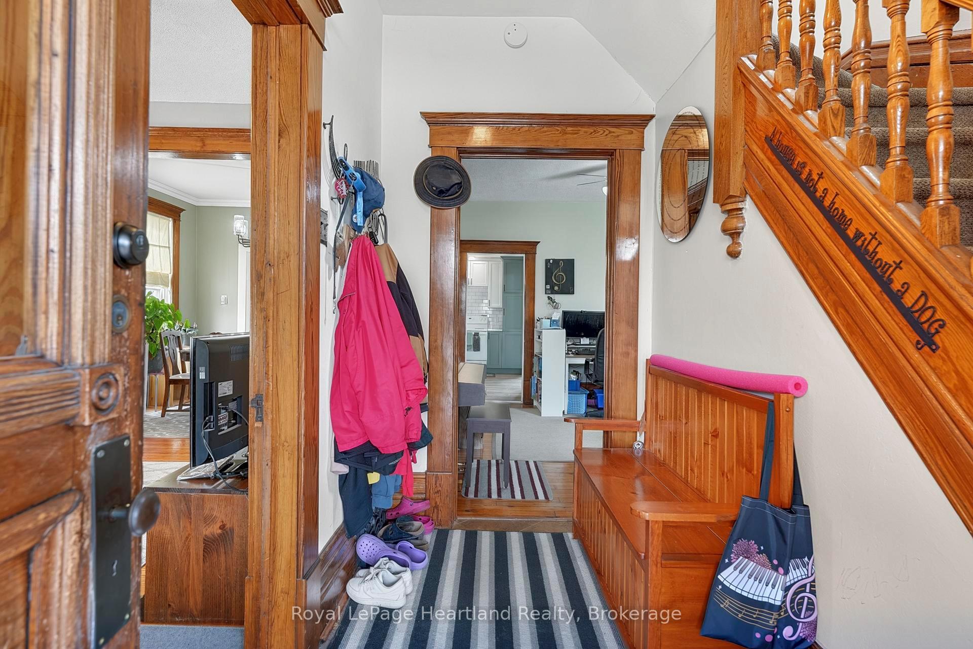 Photo 5 of 14 Elgin Avenue E, Goderich, Goderich (Town) — HOMEH