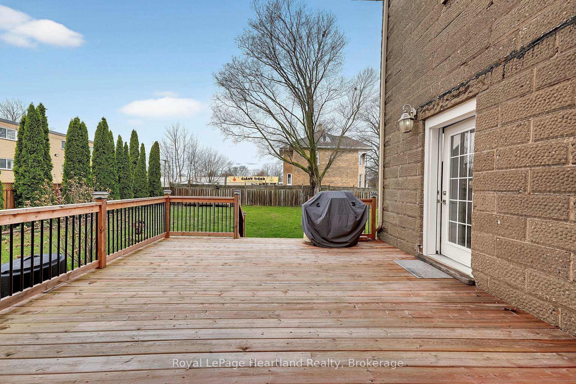 Photo 33 of 14 Elgin Avenue E, Goderich, Goderich (Town) — HOMEH