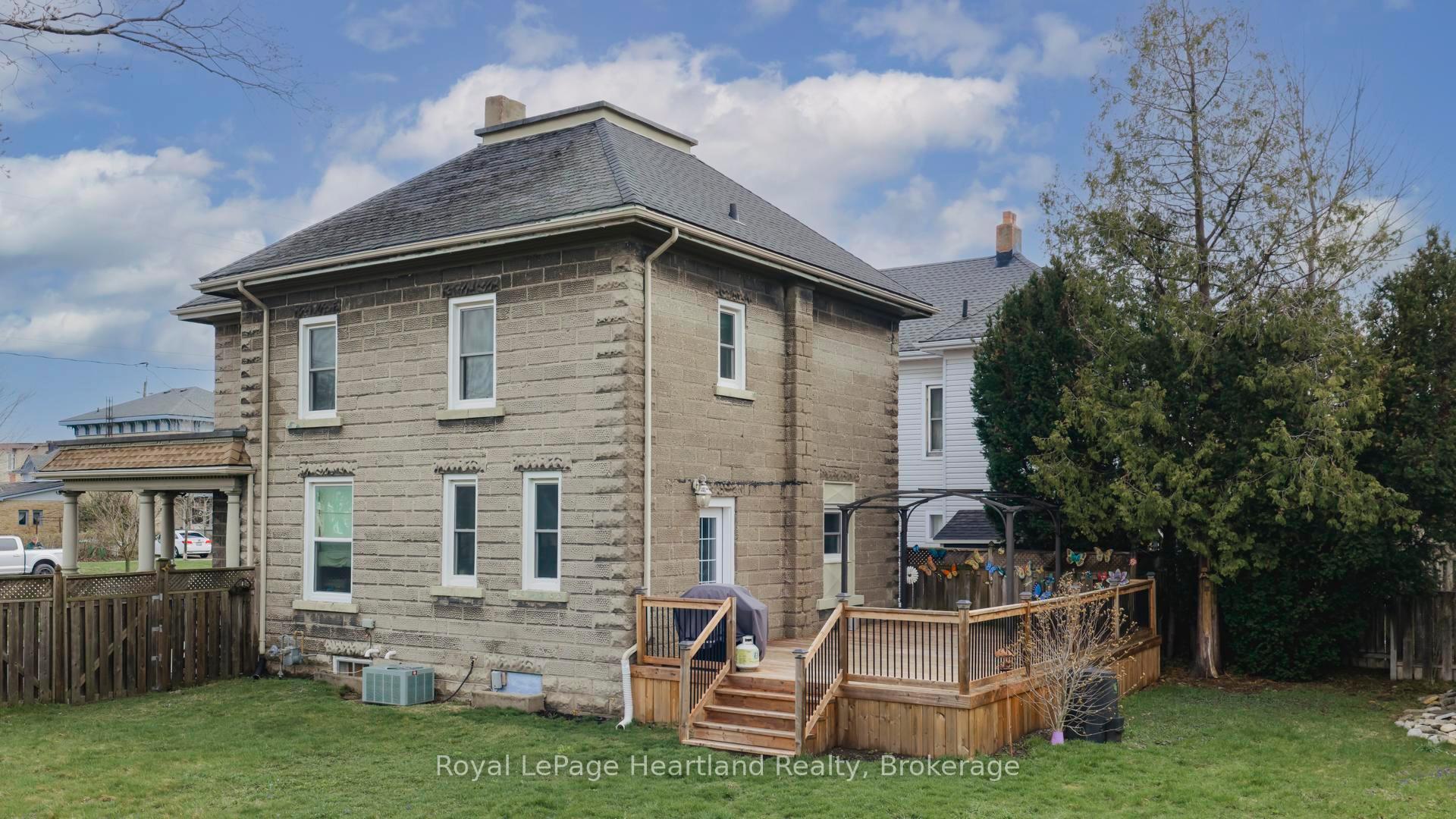 Photo 40 of 14 Elgin Avenue E, Goderich, Goderich (Town) — HOMEH