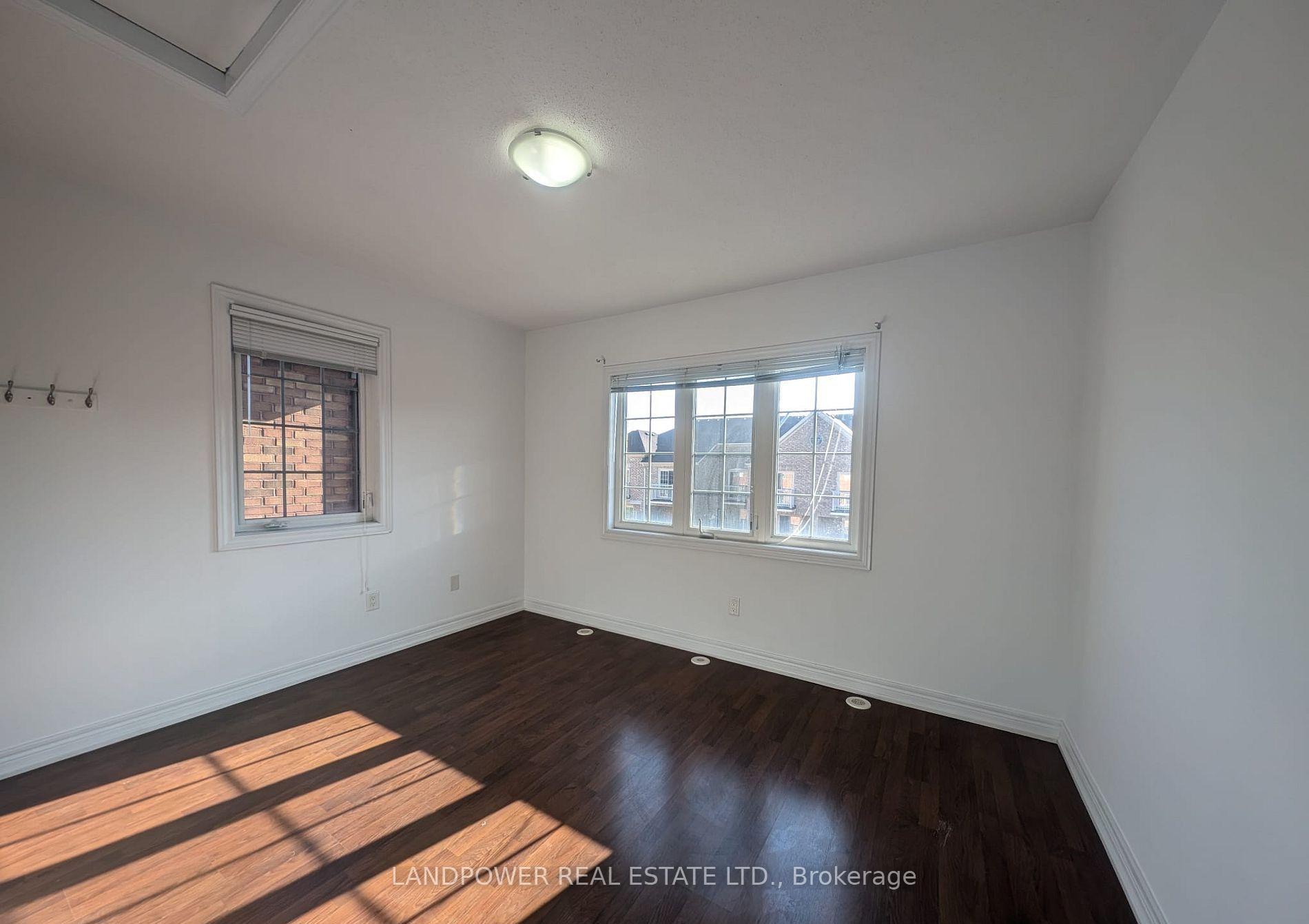 Photo 12 of 9872 Mccowan Road, Markham, Berczy — HOMEH