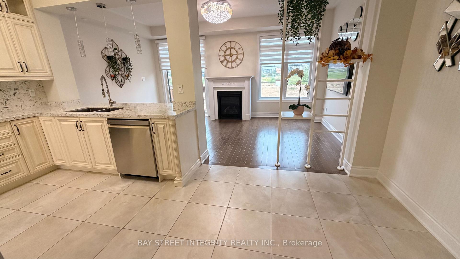 Photo 6 of 148 Sunset Terrace, Vaughan, Vellore Village — HOMEH