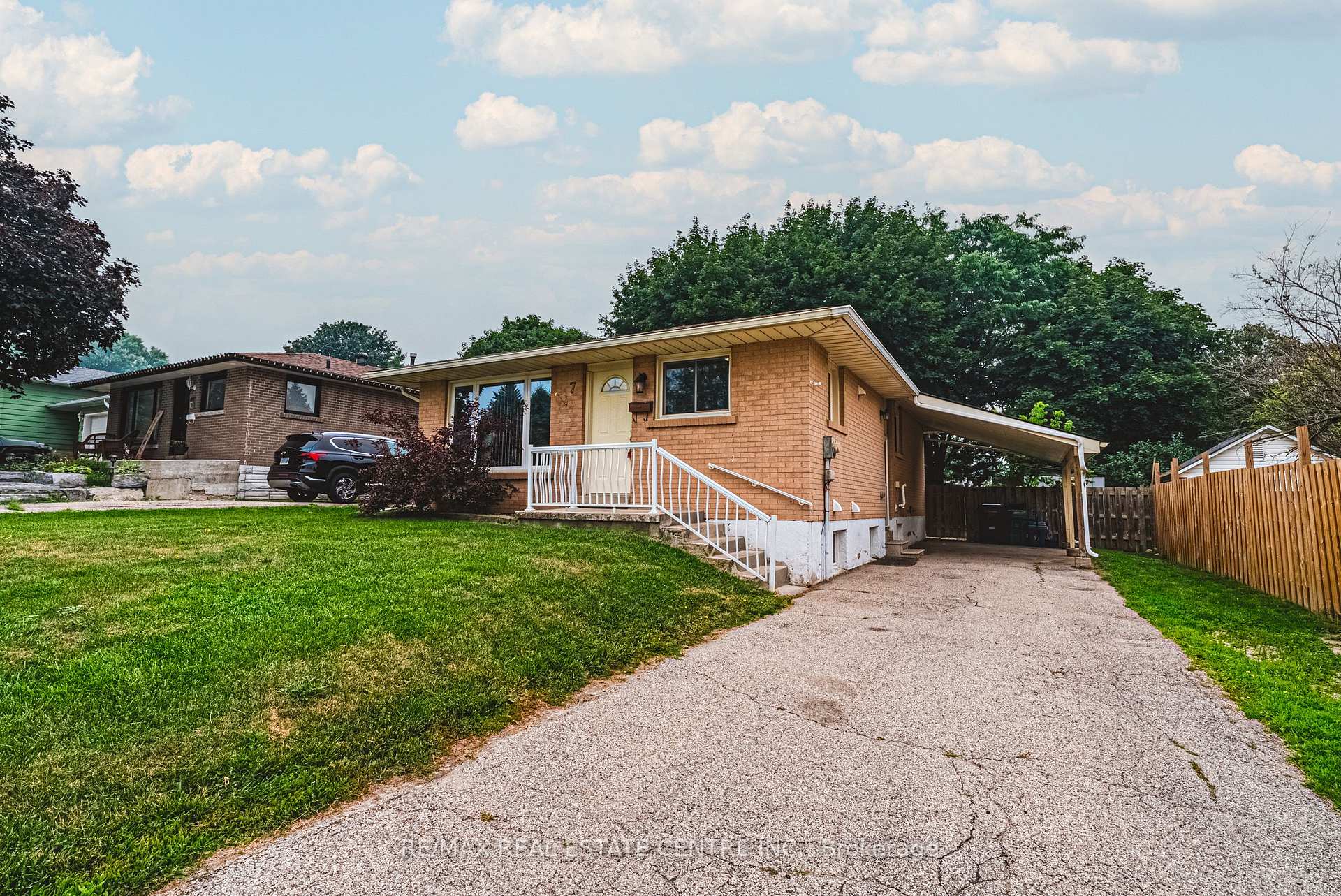 Photo 2 of 7 Chapman Court, Cambridge, Silver Heights — HOMEH